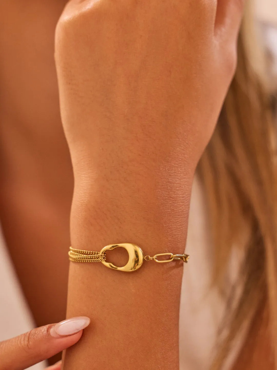 CHIC LAYERED BRACELET