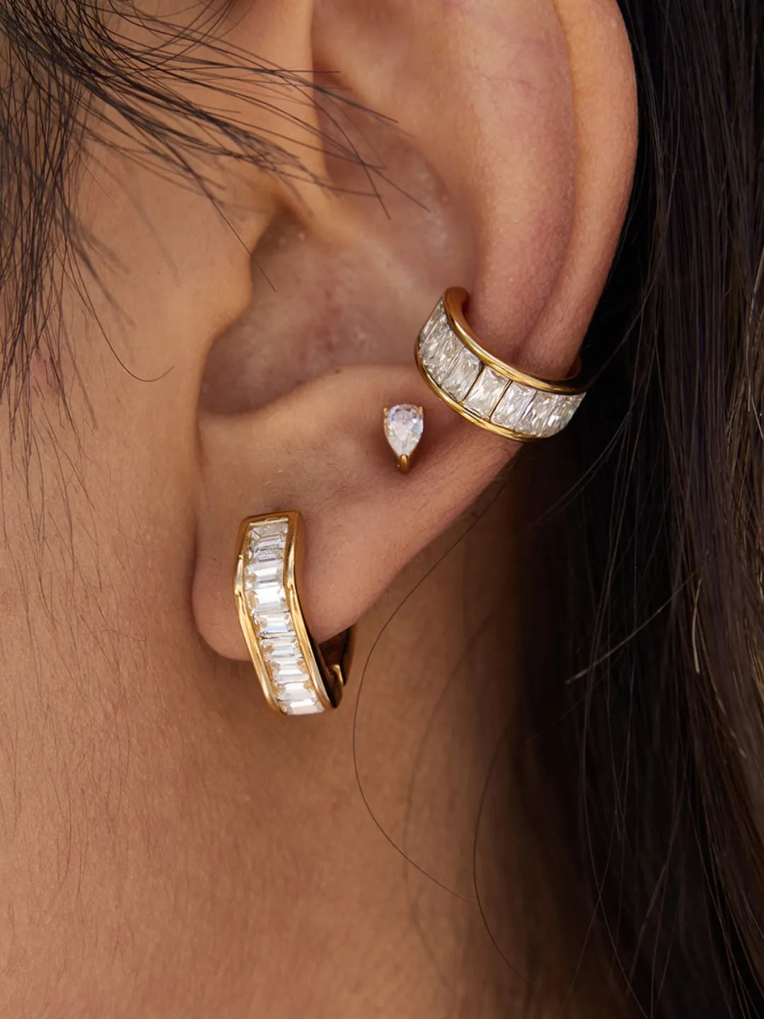 GLIMMER HOOP EARRINGS