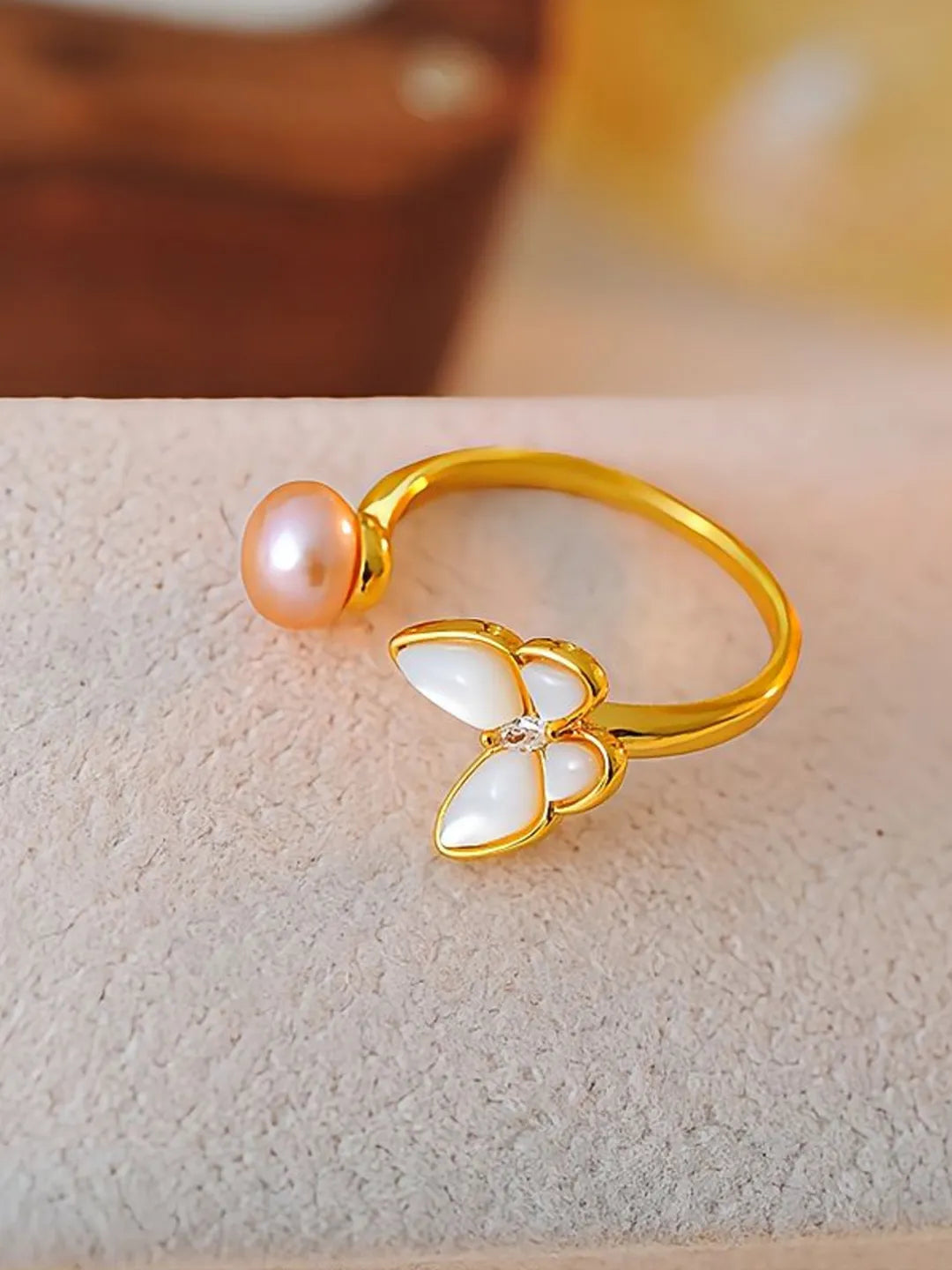 BUTTERFLY PEARL SWEET RING