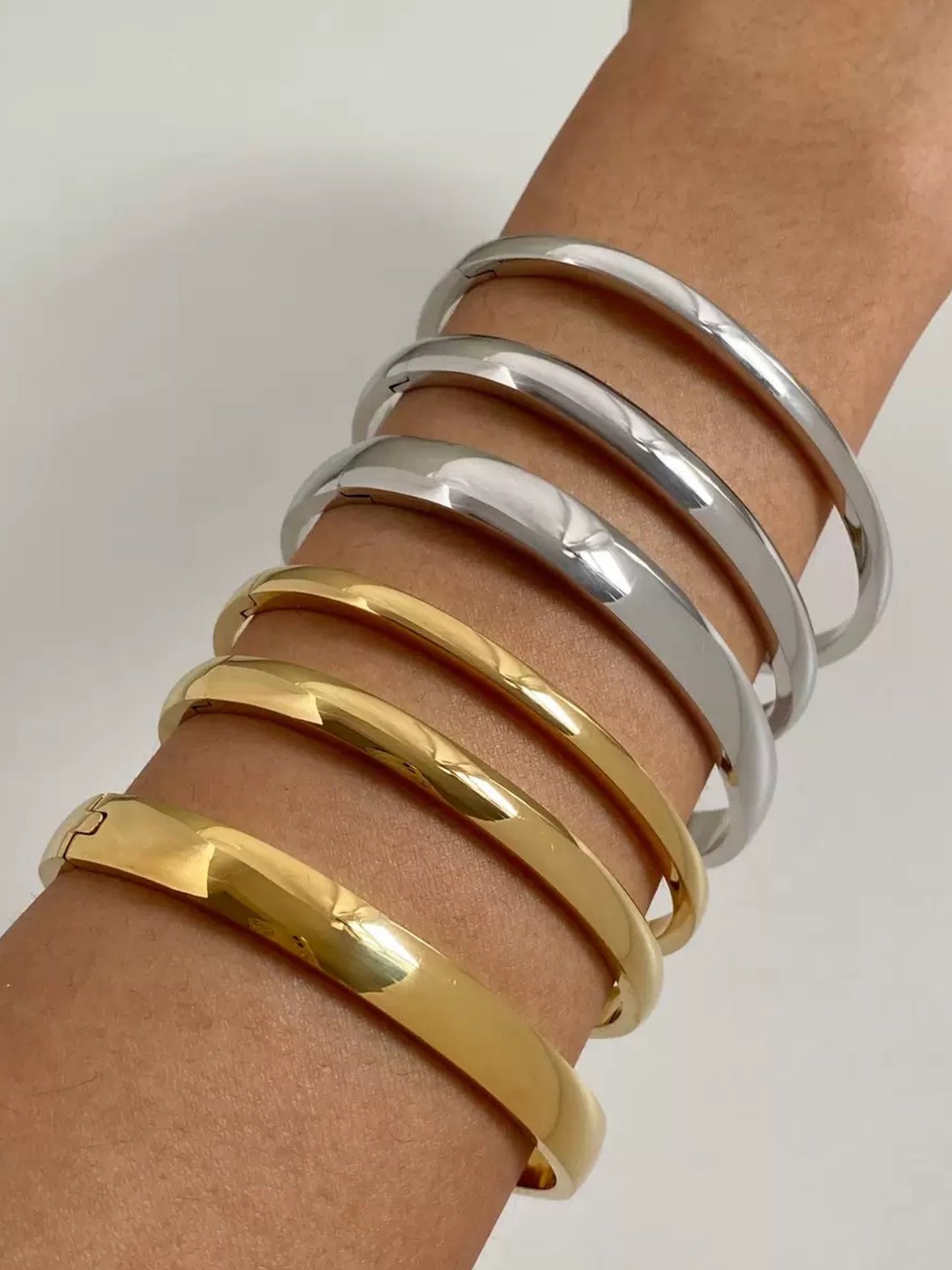 VINTAGE CLASP BRACELET