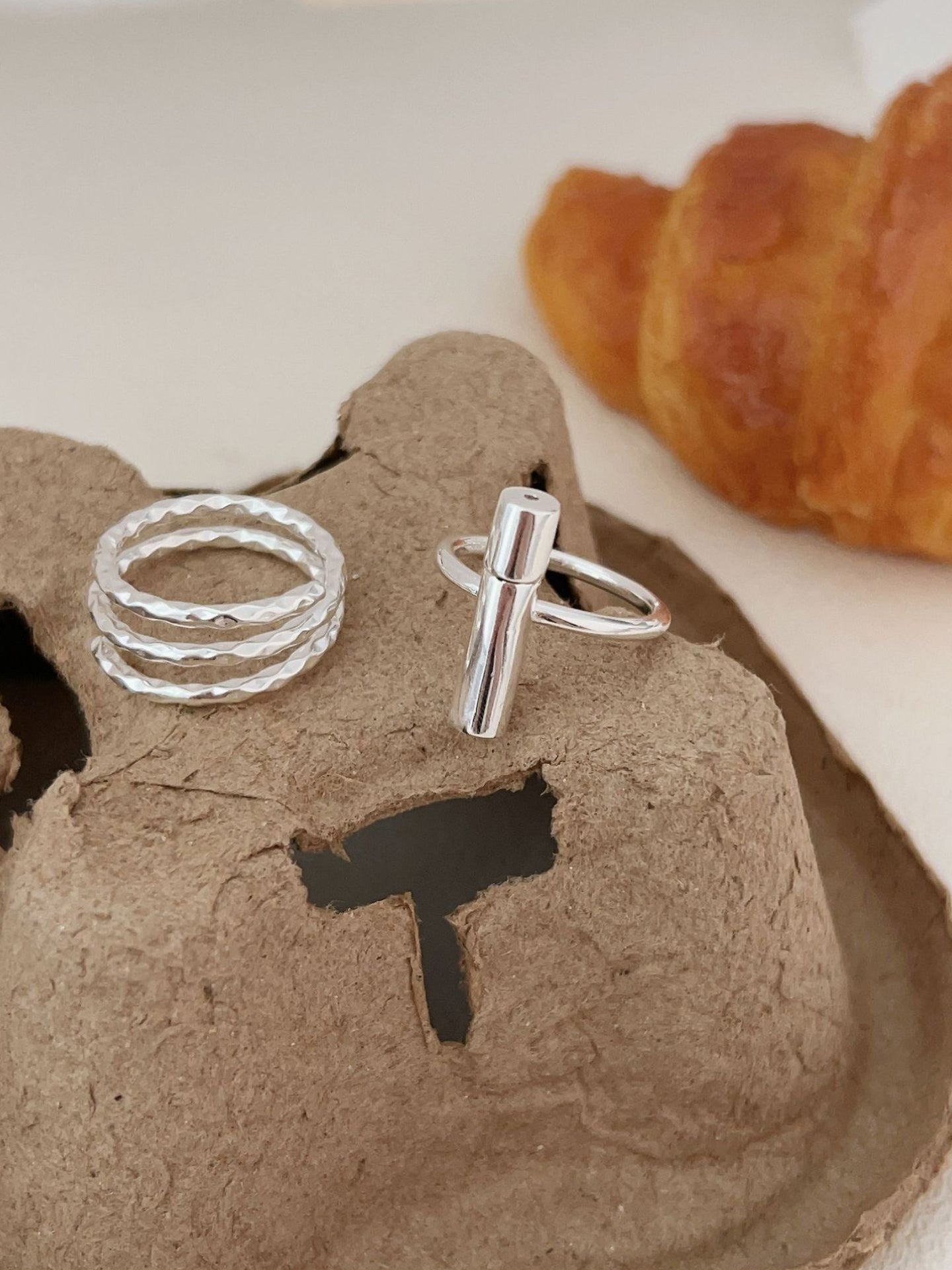 TWISTED DESIGN RING