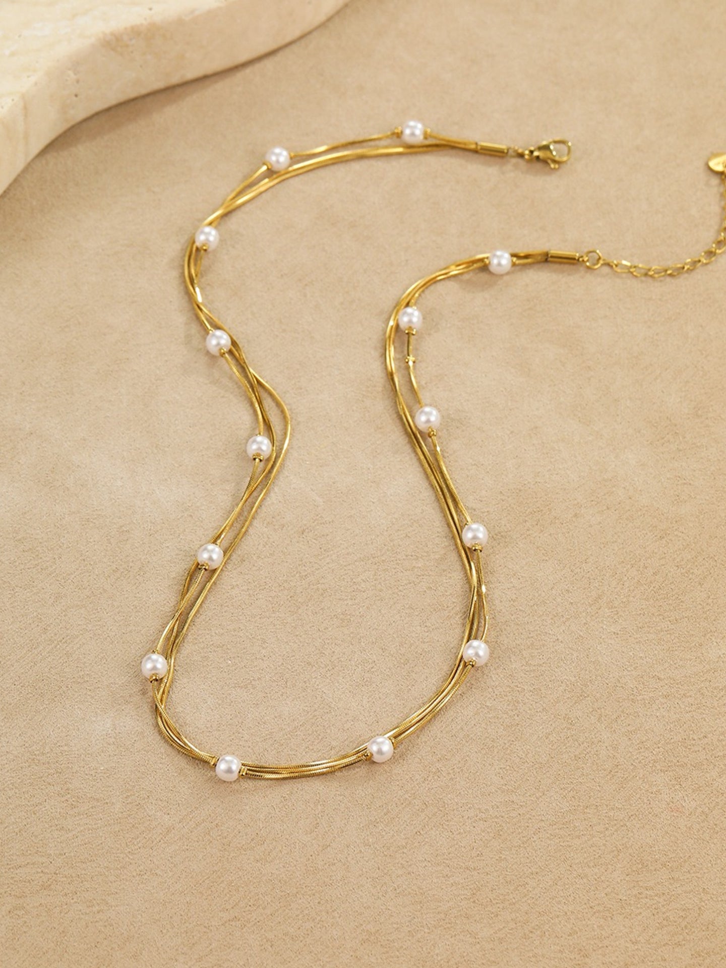 SIREN'S HOARD SHELL NECKLACE