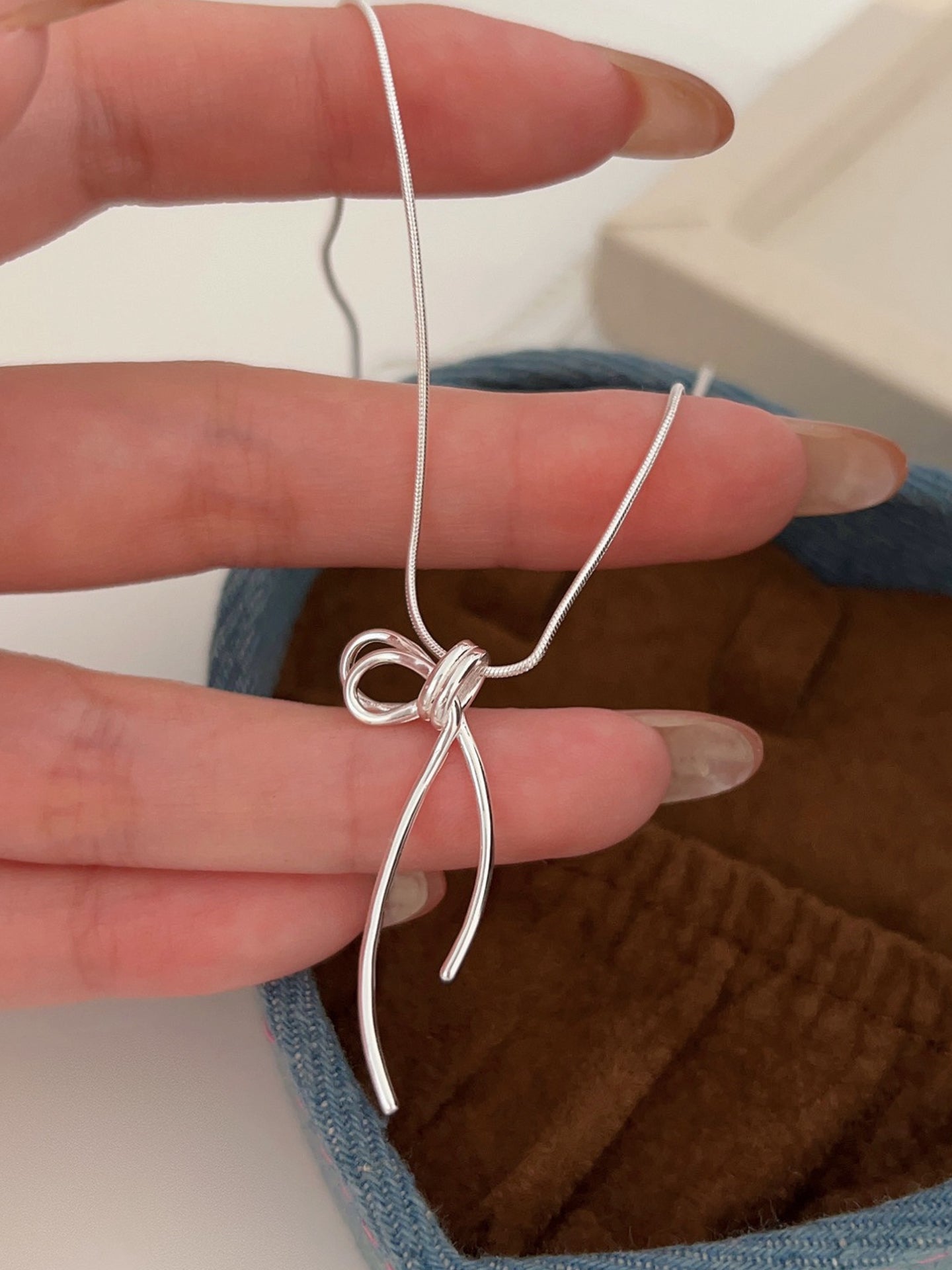 BOW NECKLACE & EARRINGS SET