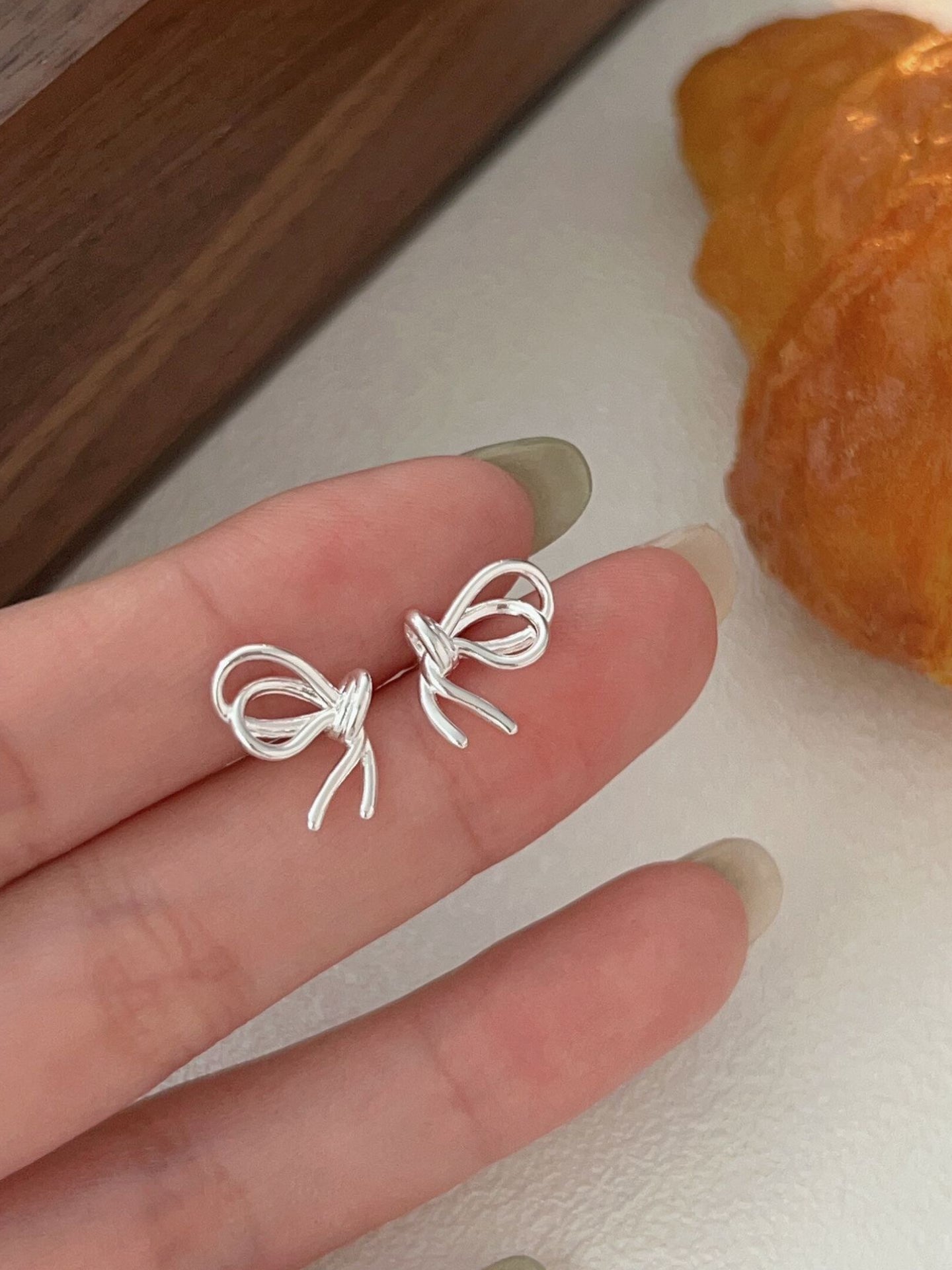 BOW NECKLACE & EARRINGS SET