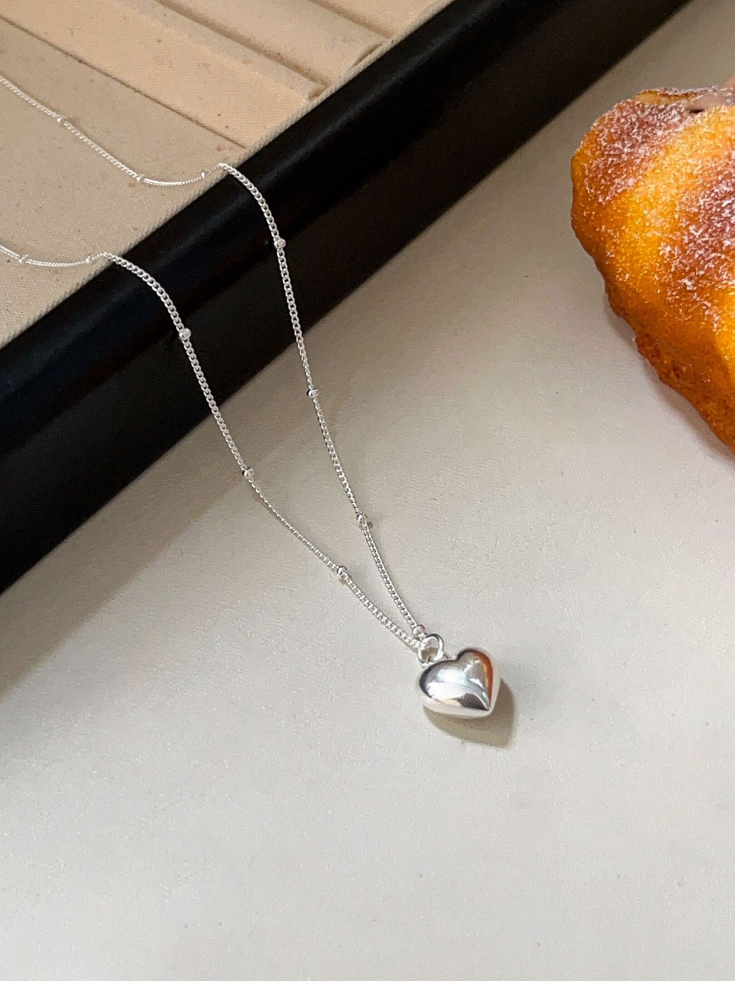 HEART PENDANT NECKLACE