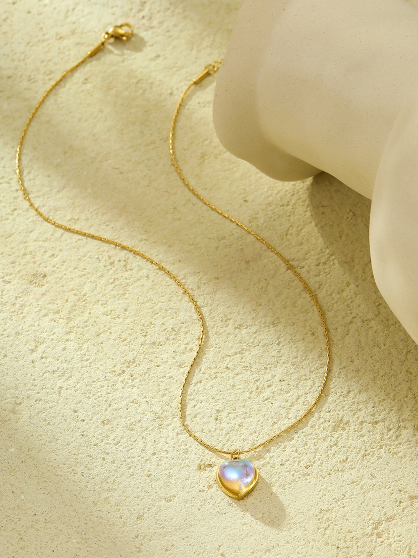 MOONSTONE NECKLACE