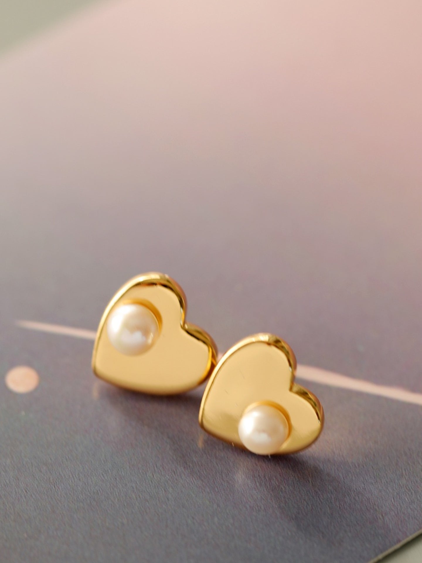POLISHED HEART EARRINGS