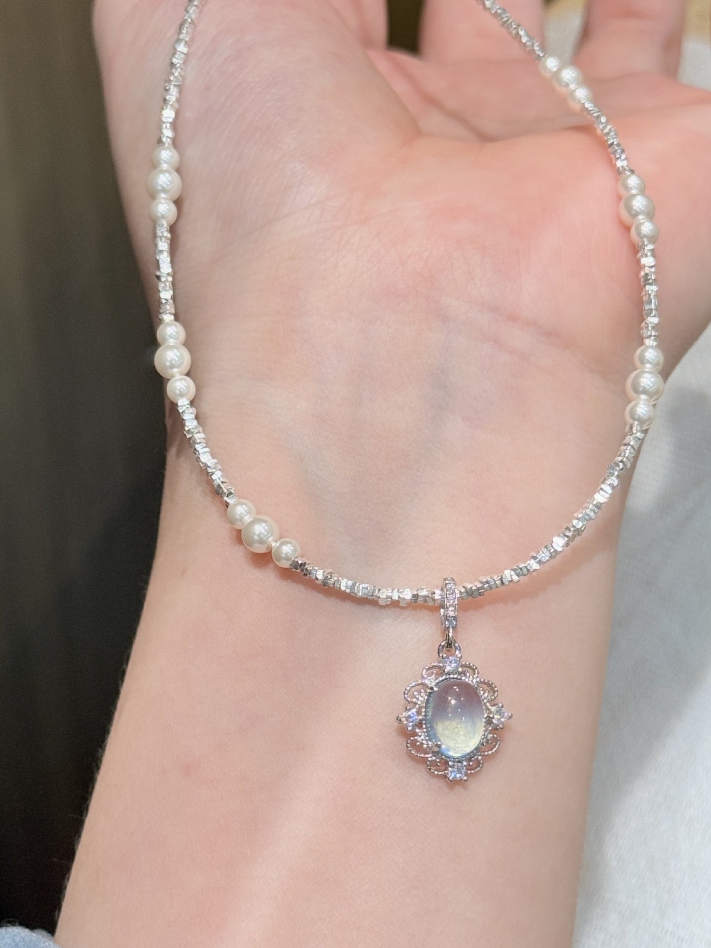 OCEAN'S LUSTER NECKLACE