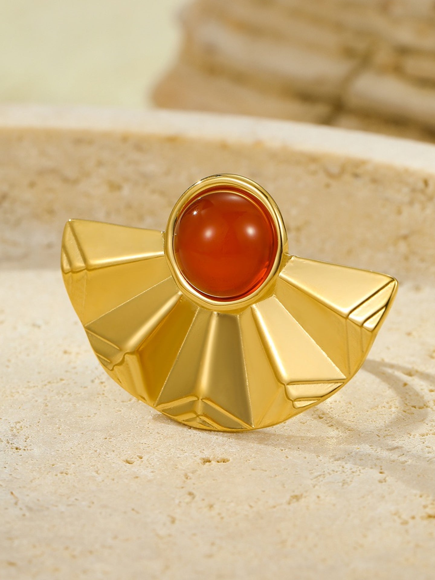 FAN-SHAPED RING