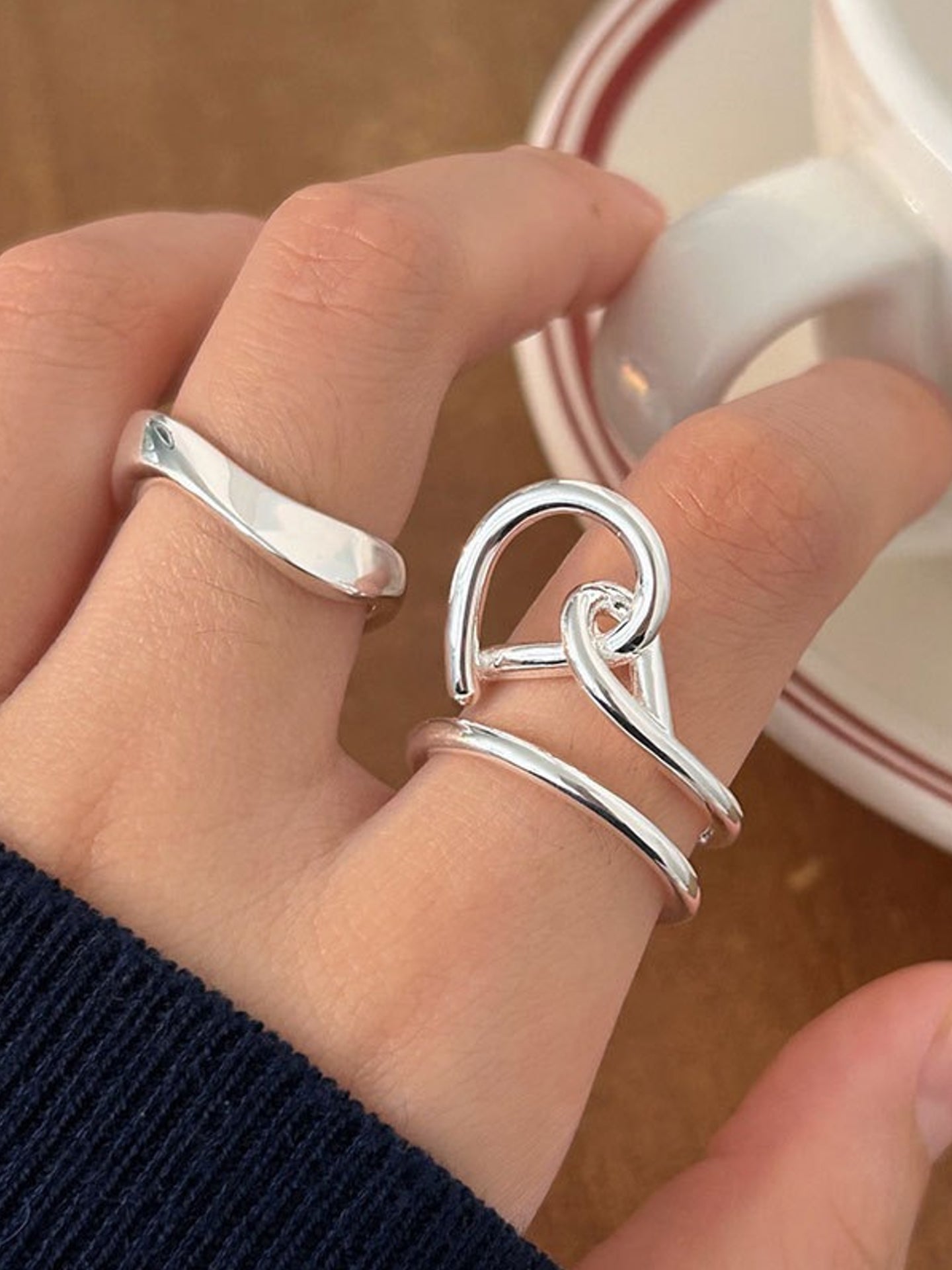 ASYMMETRIC DESIGN RING