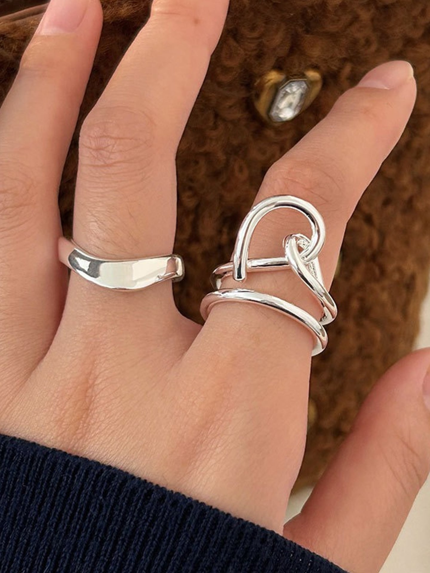 ASYMMETRIC DESIGN RING