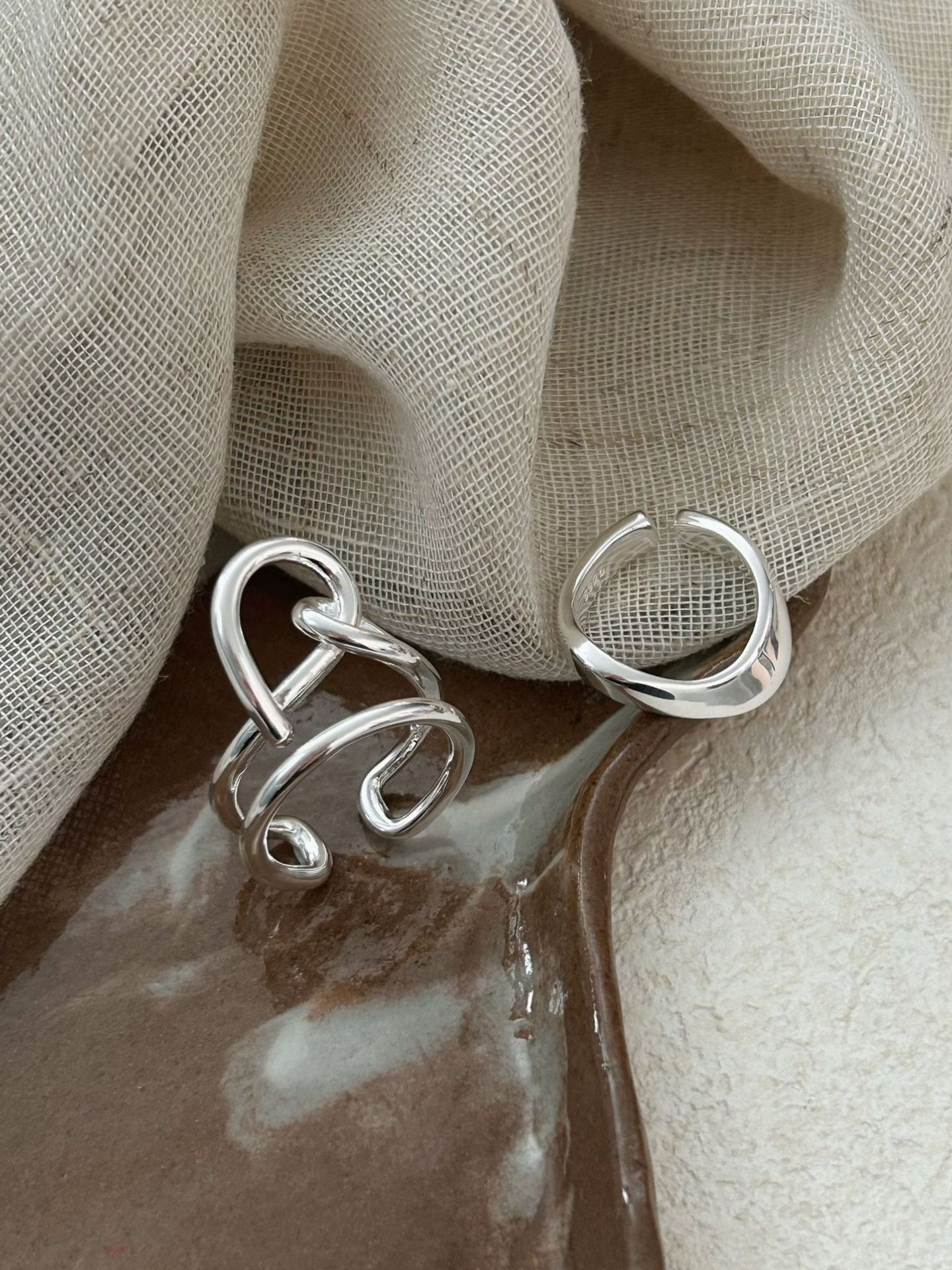 ASYMMETRIC DESIGN RING