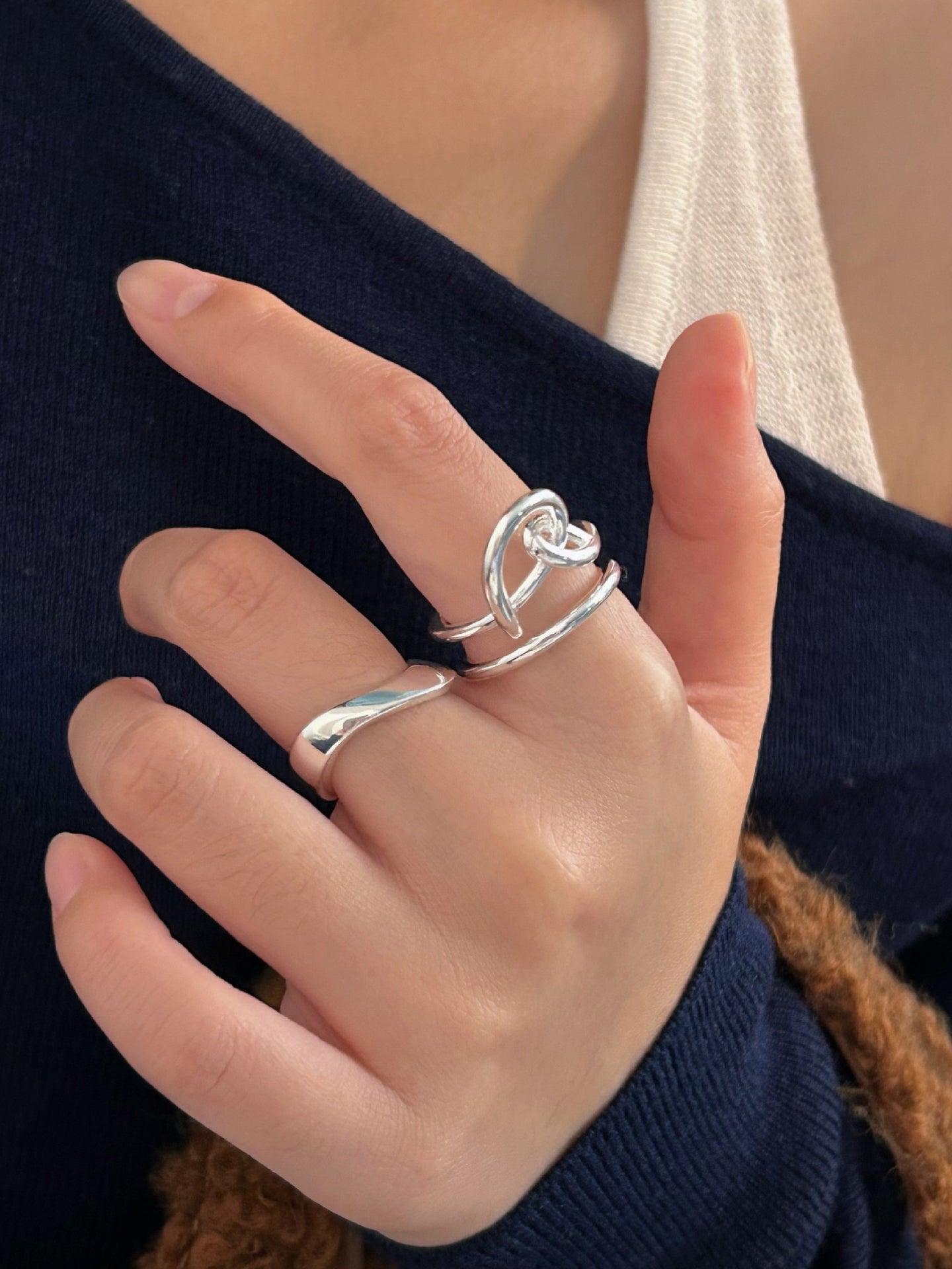 ASYMMETRIC DESIGN RING