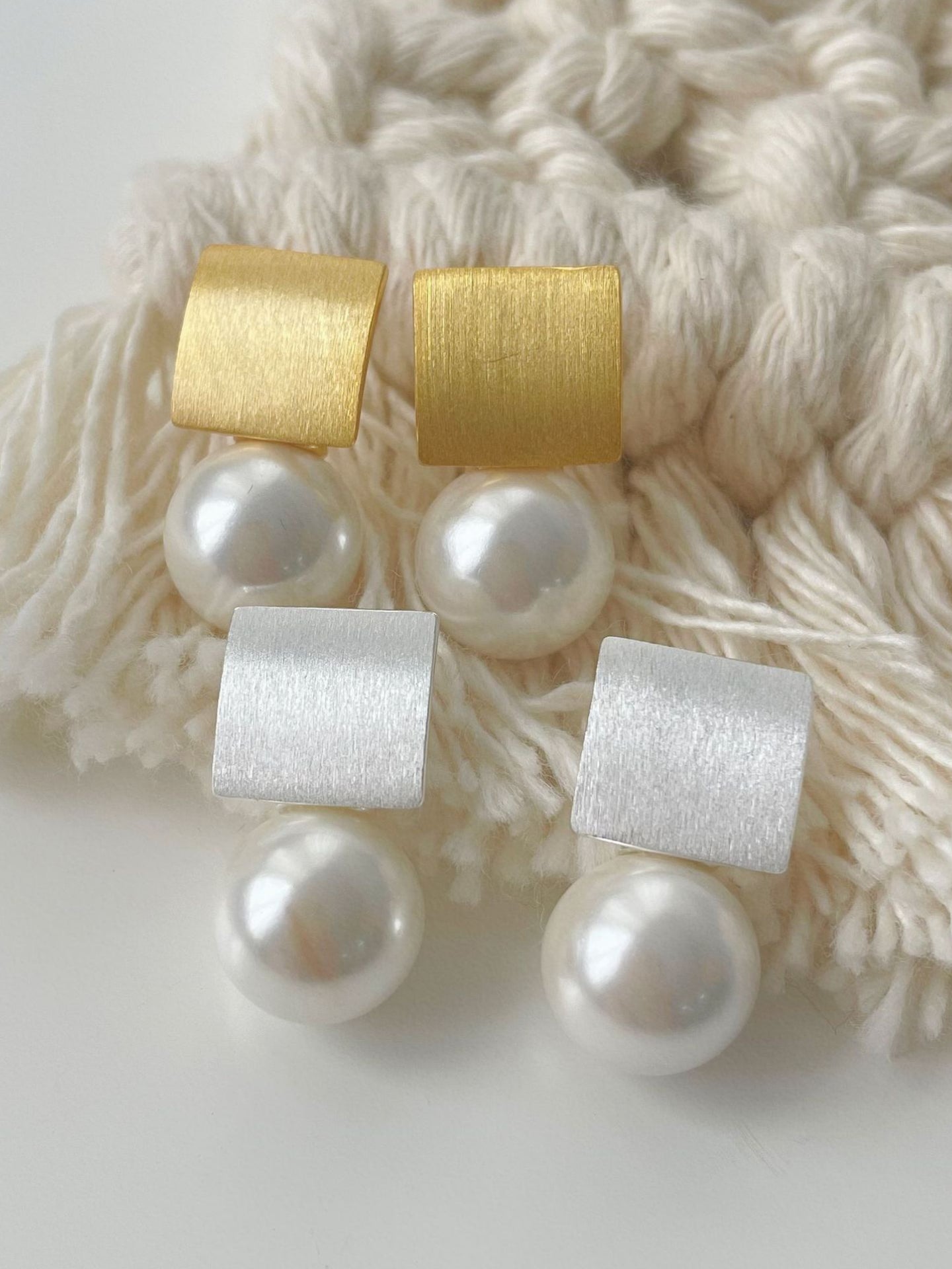 RETRO SHELL PEARL EARRINGS