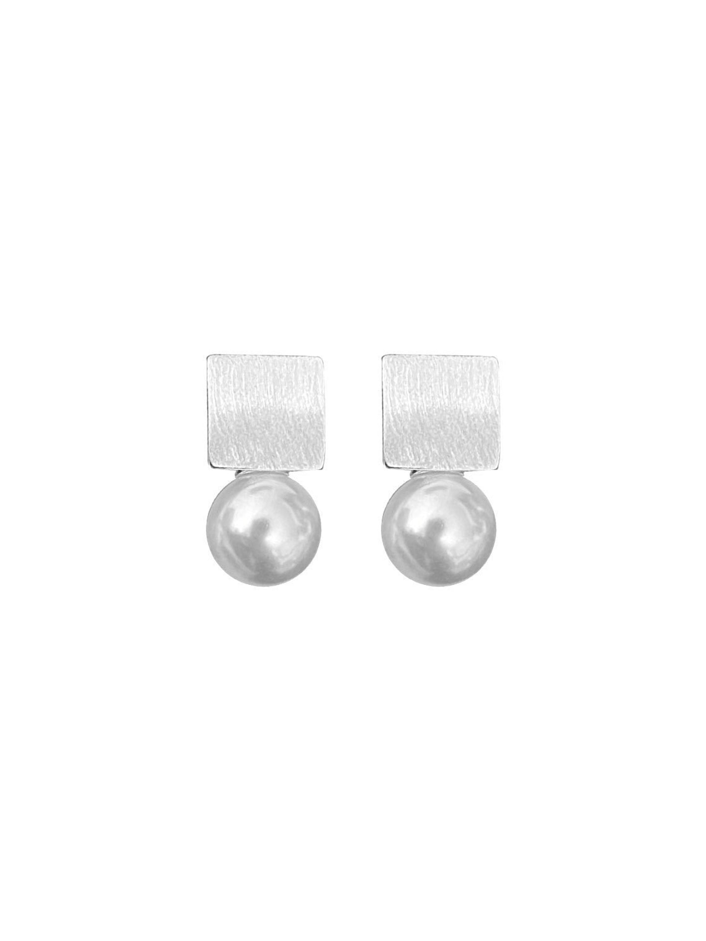 RETRO SHELL PEARL EARRINGS