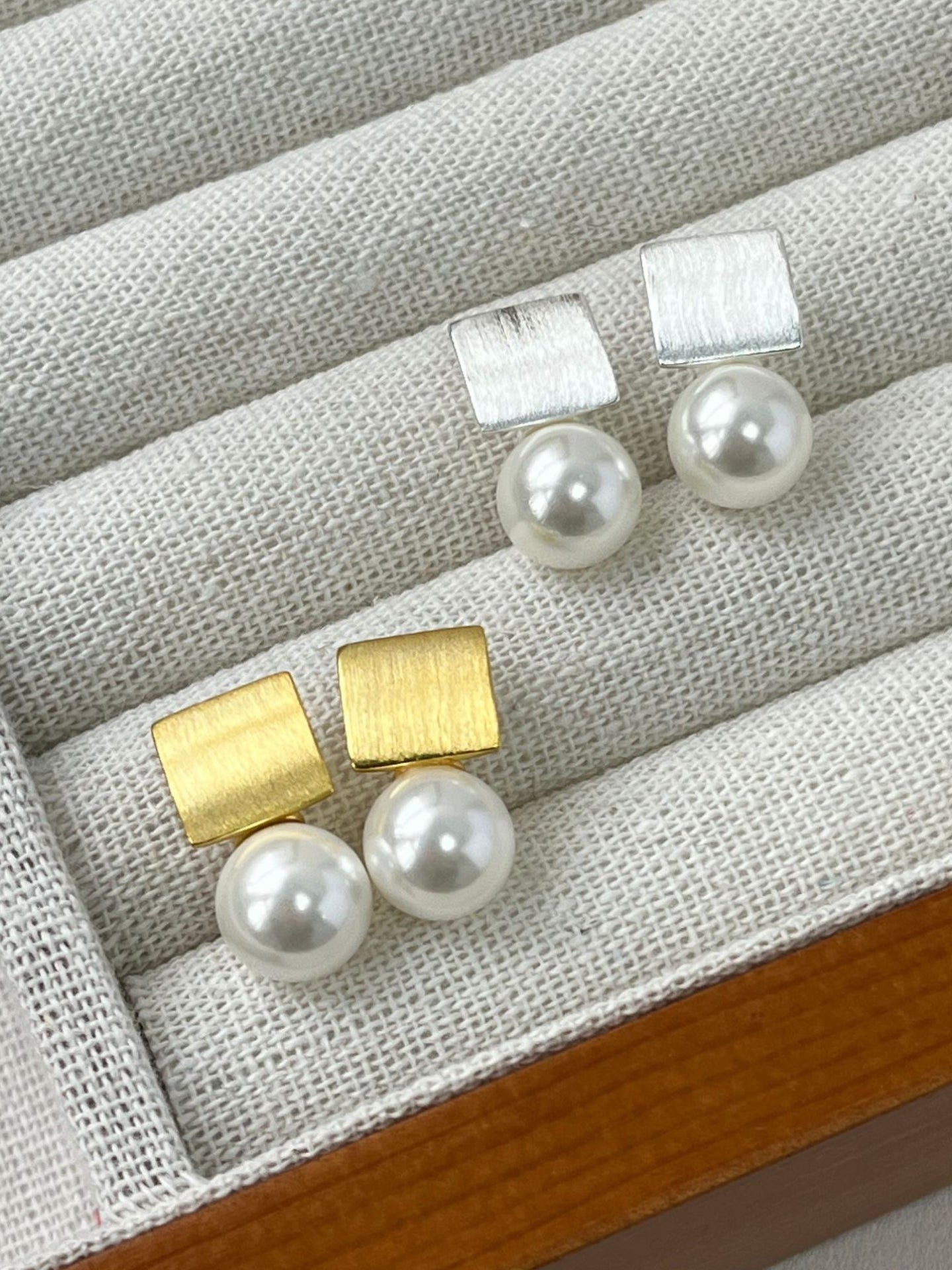 RETRO SHELL PEARL EARRINGS