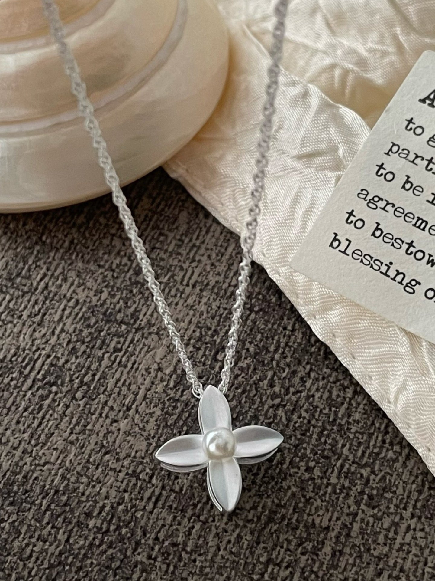 FOUR-LEAF NECKLACE