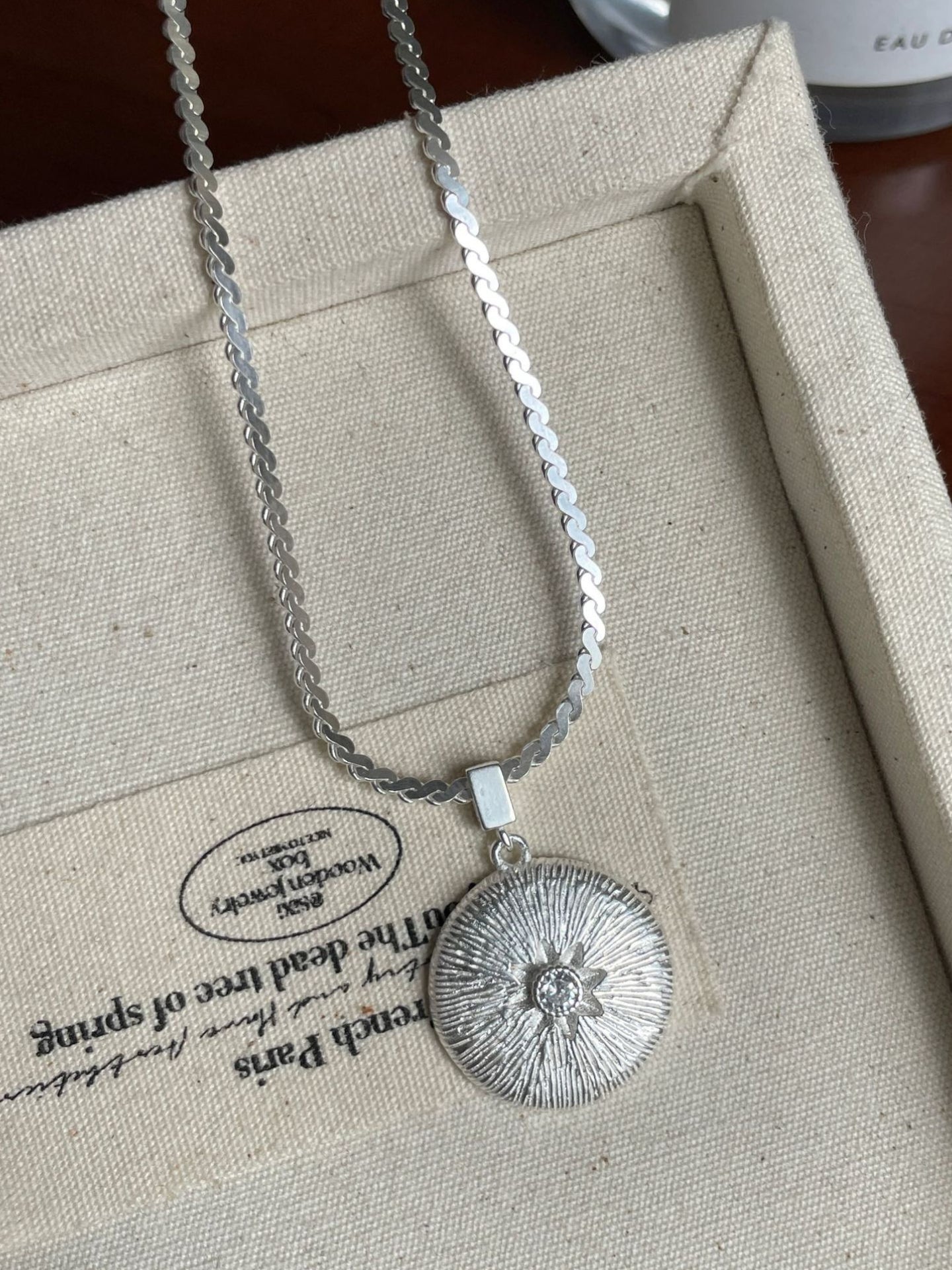 TEXTURED ZIRCON NECKLACE