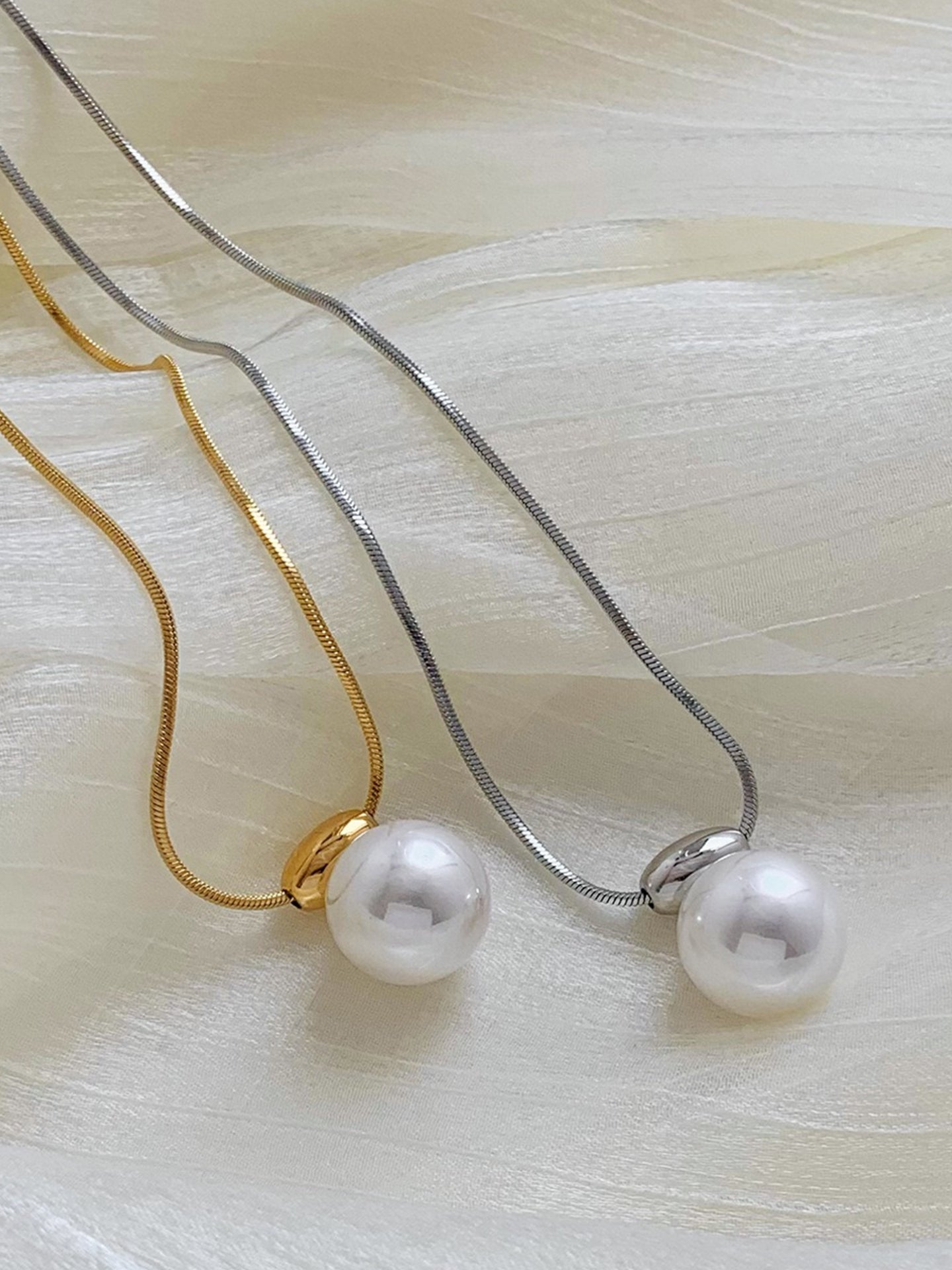 PEARL PENDANT NECKLACE