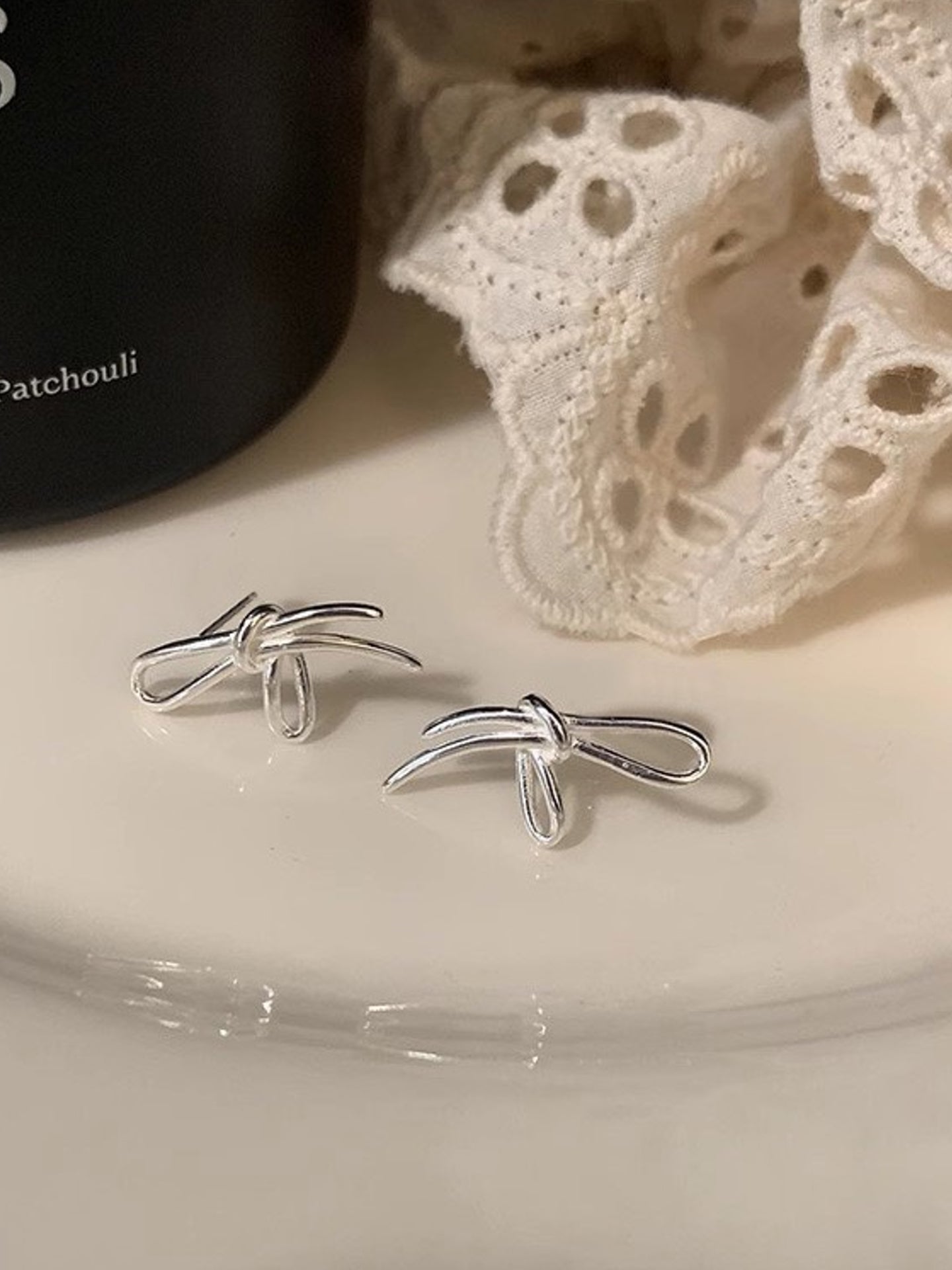 SWEET WHISPER KNOT