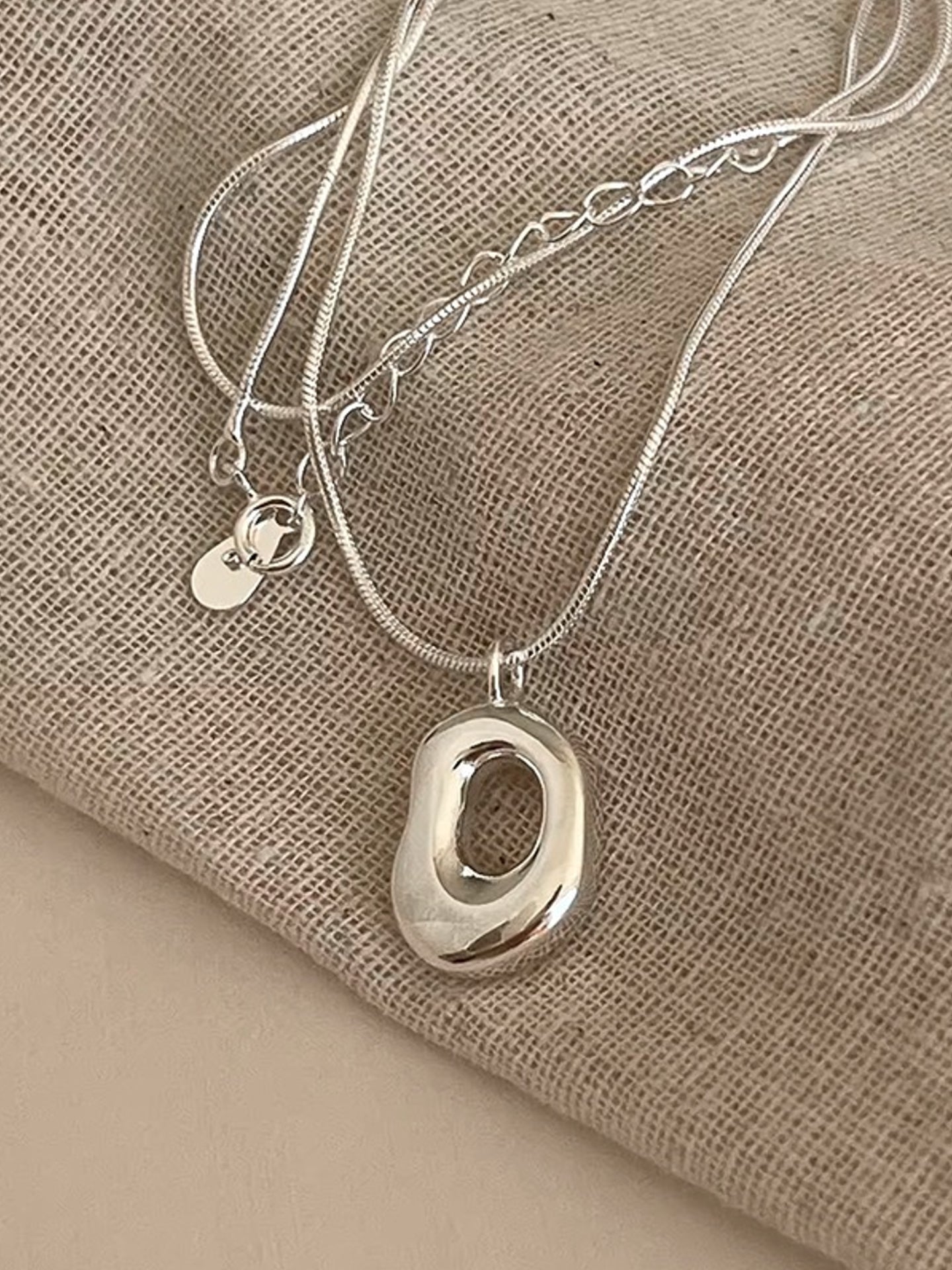COLLIER BOUCLE INFINIE