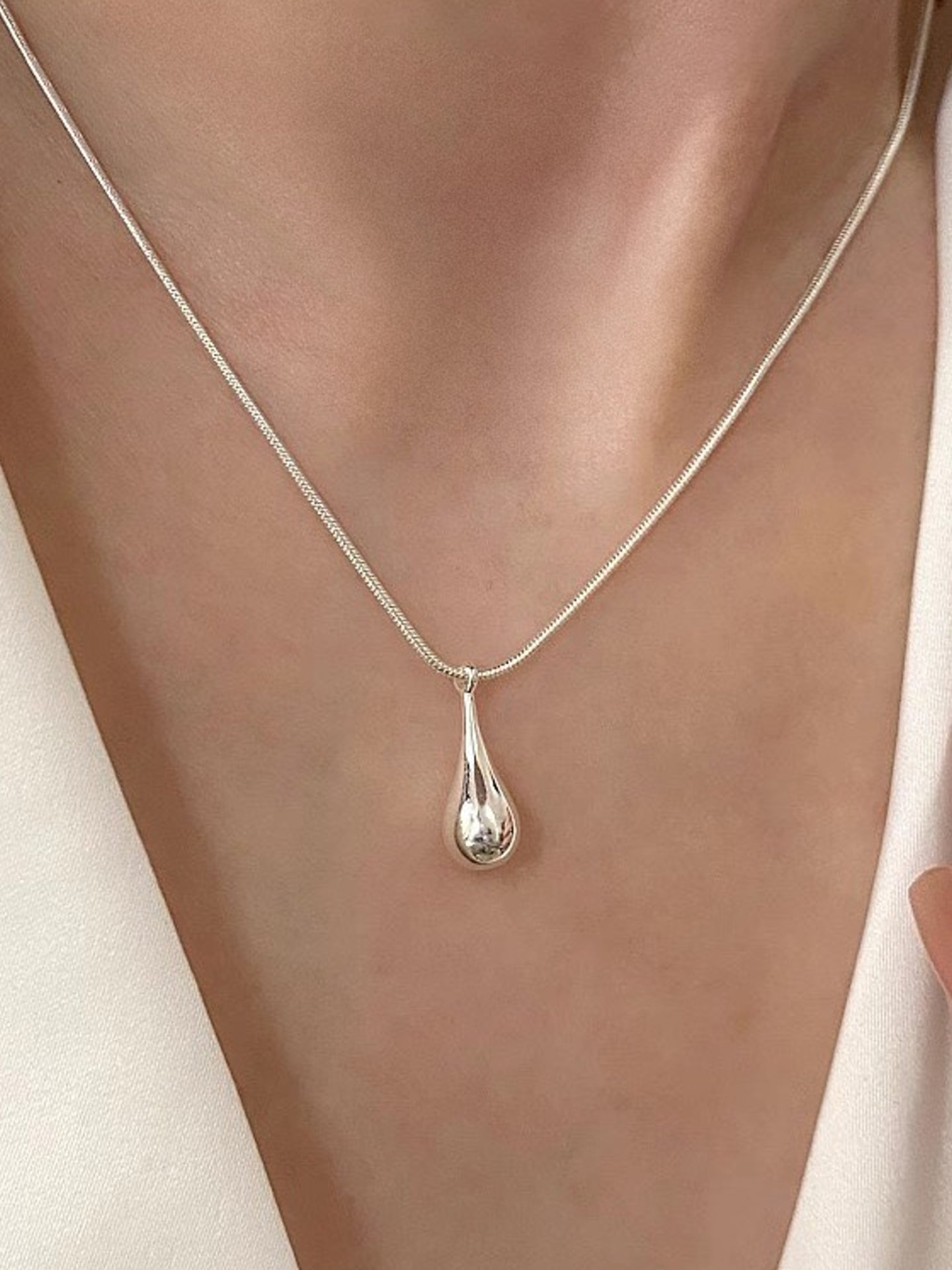 SILVER DROP NECKLACE