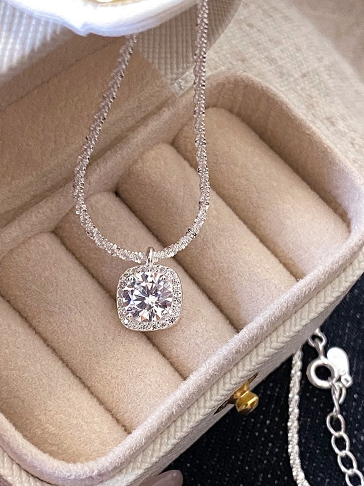 SUGAR CUBE SILVER NECKLACE