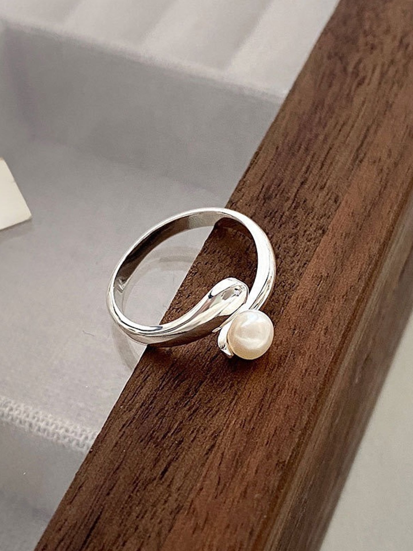 SILVER TIDE PEARL RING