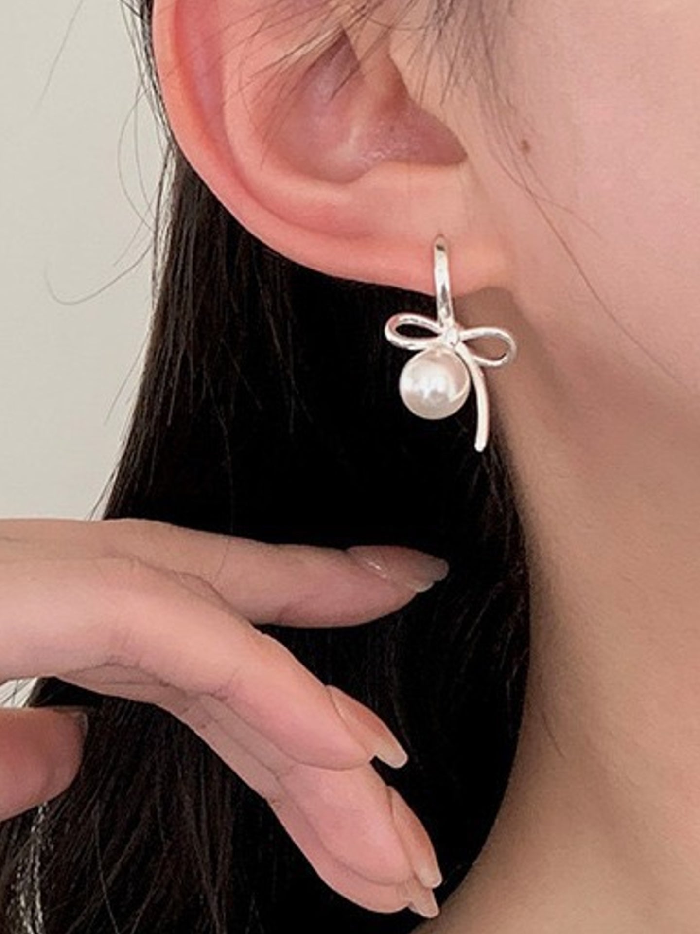 BUTTERFLY PEARL SILVER EARRINGS