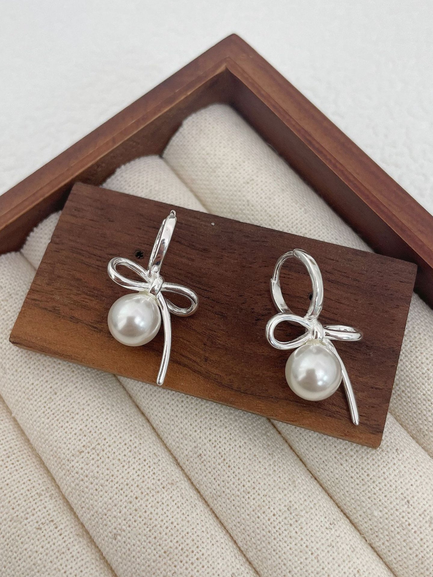 BUTTERFLY PEARL SILVER EARRINGS