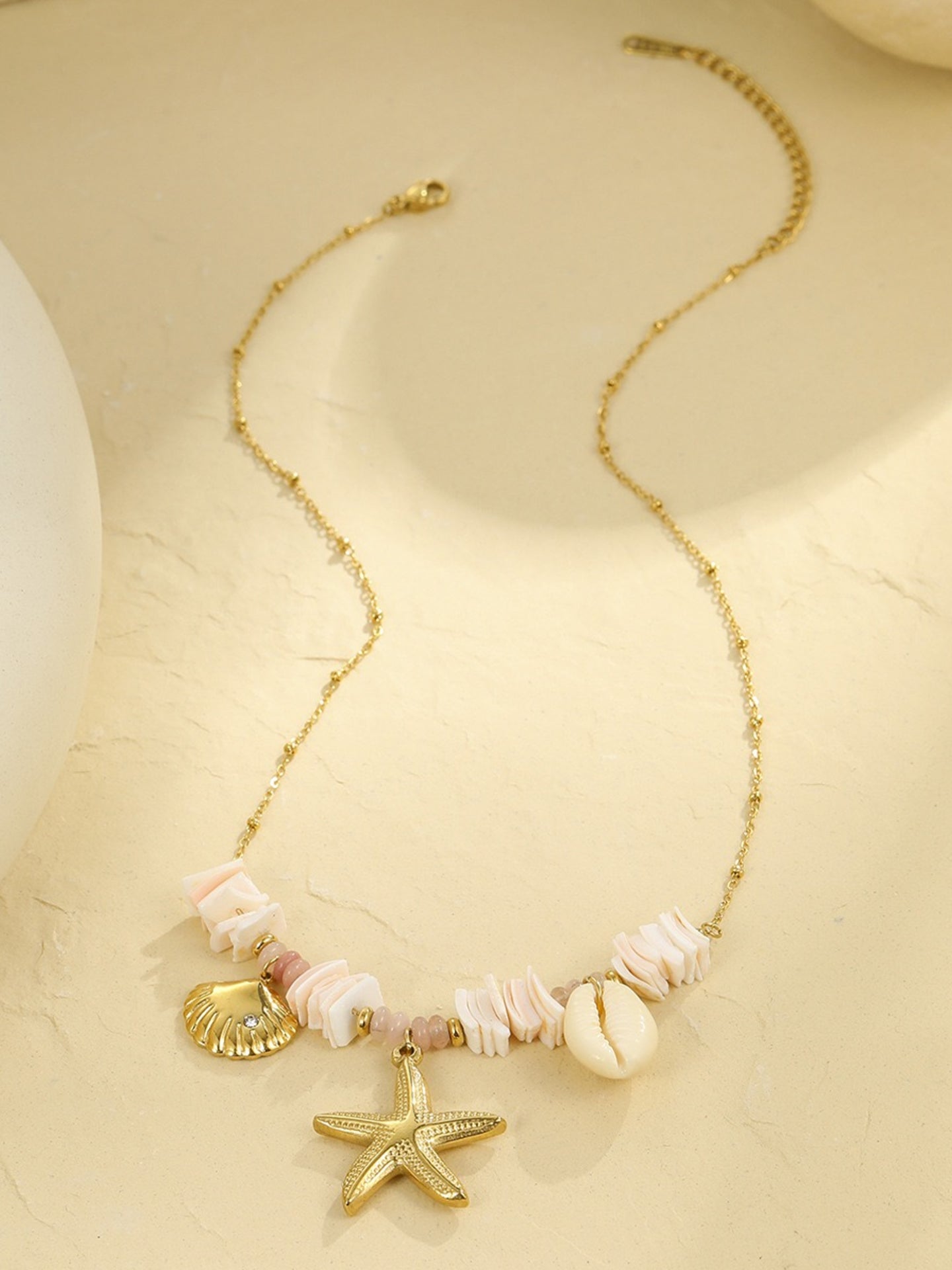 PURE SEA SHELL NECKLACE