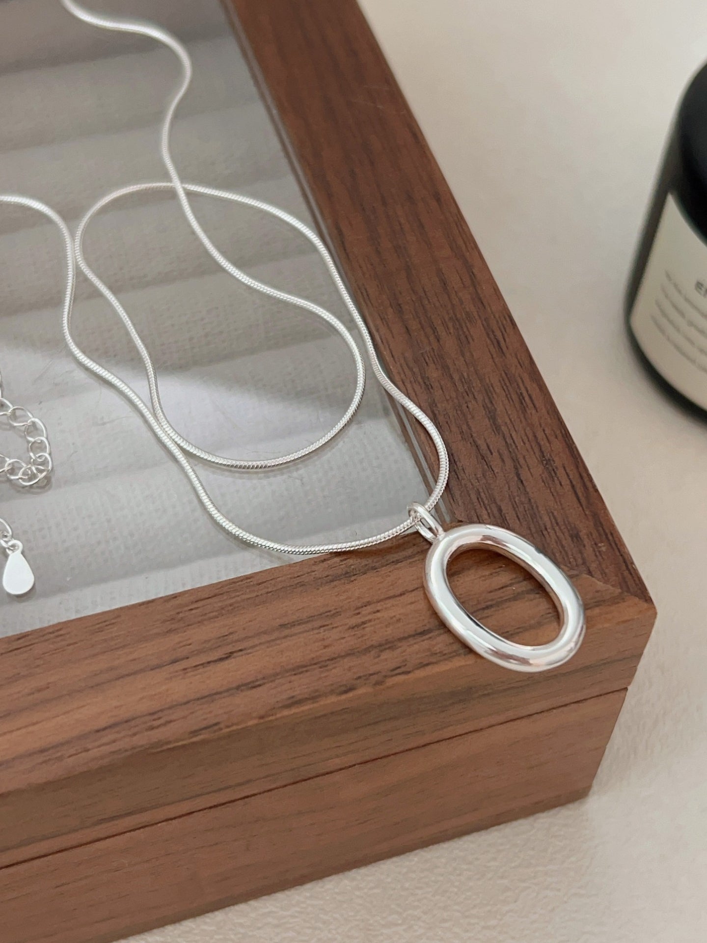 OPENWORK OVAL NECKLACE