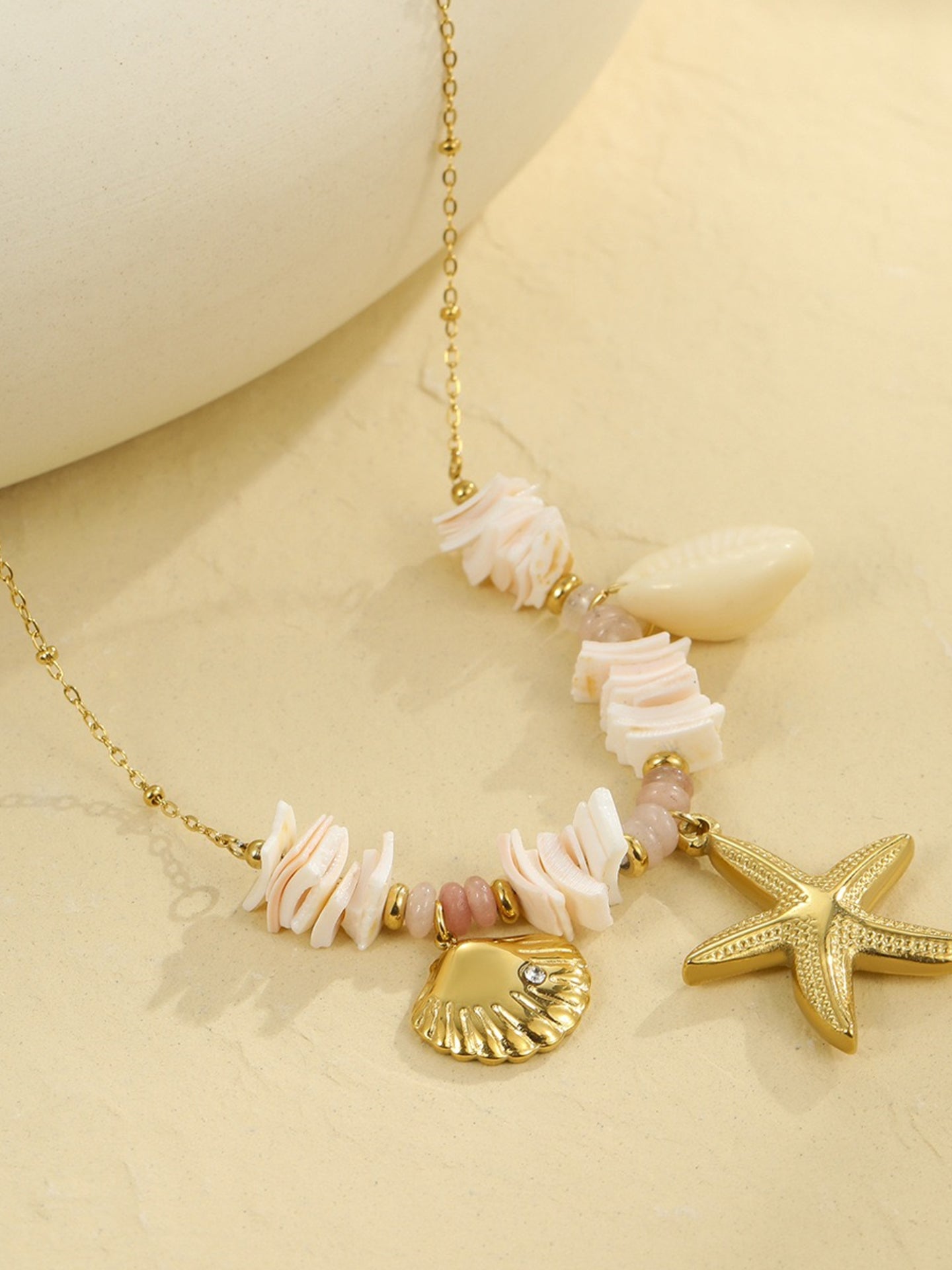 PURE SEA SHELL NECKLACE