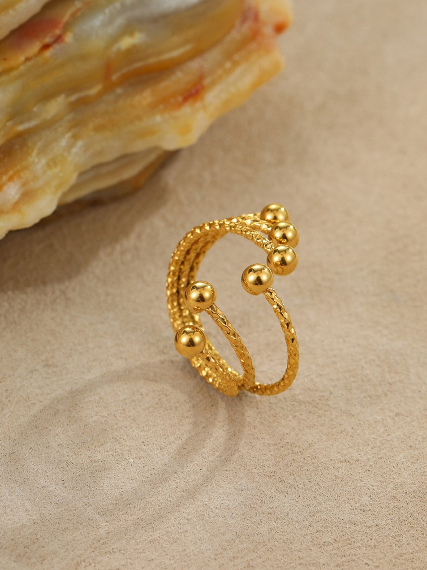 GILDED GLIMMER