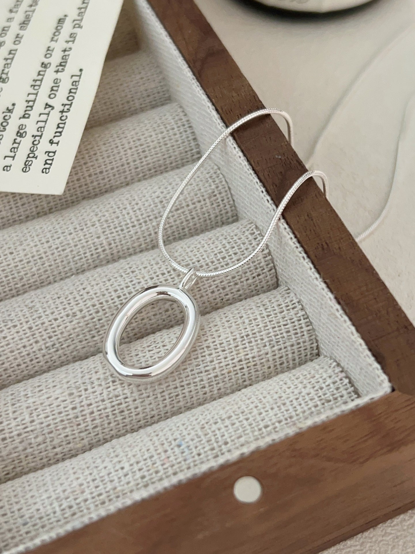 OPENWORK OVAL NECKLACE