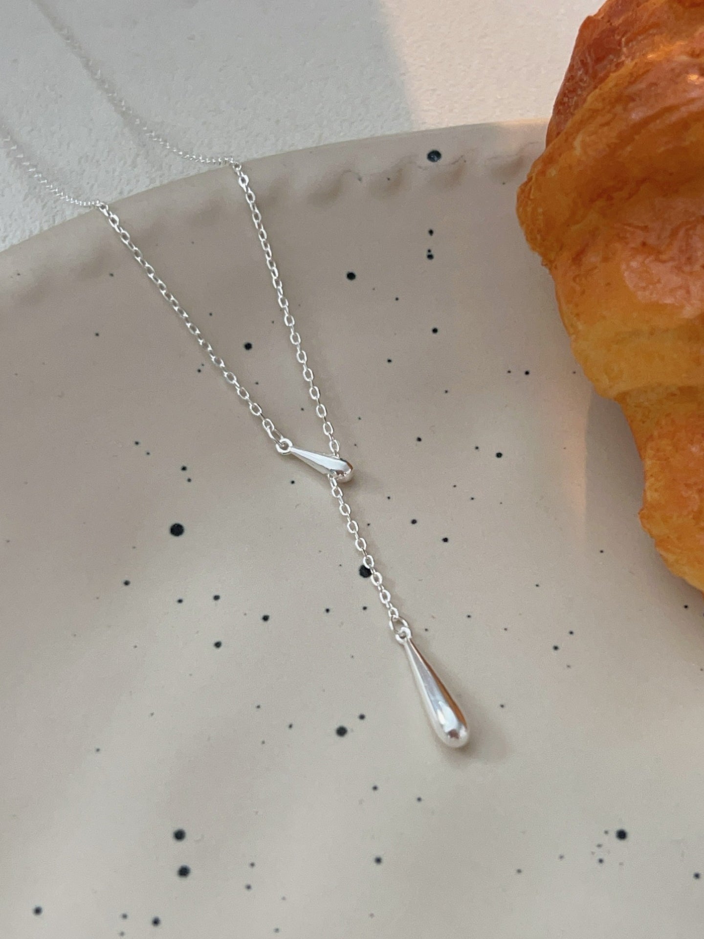 WATERDROP NECKLACE