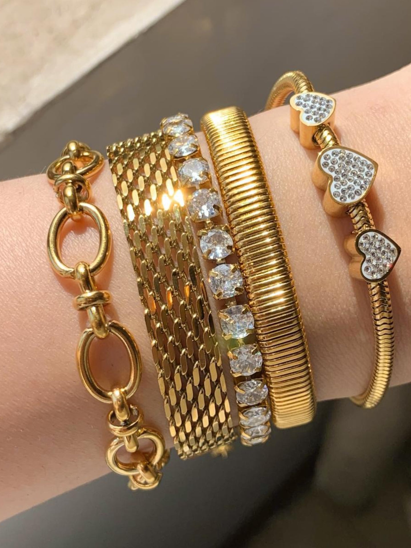 MESH BAND & HEART BRACELET SET