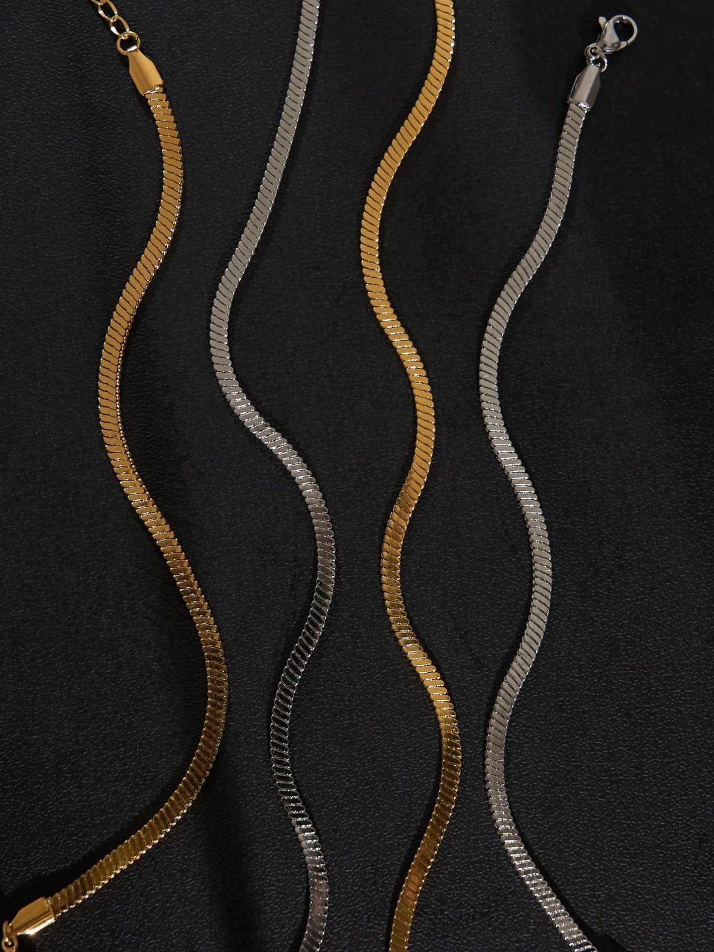 FLAT SNAKE CHAIN NECKLACE