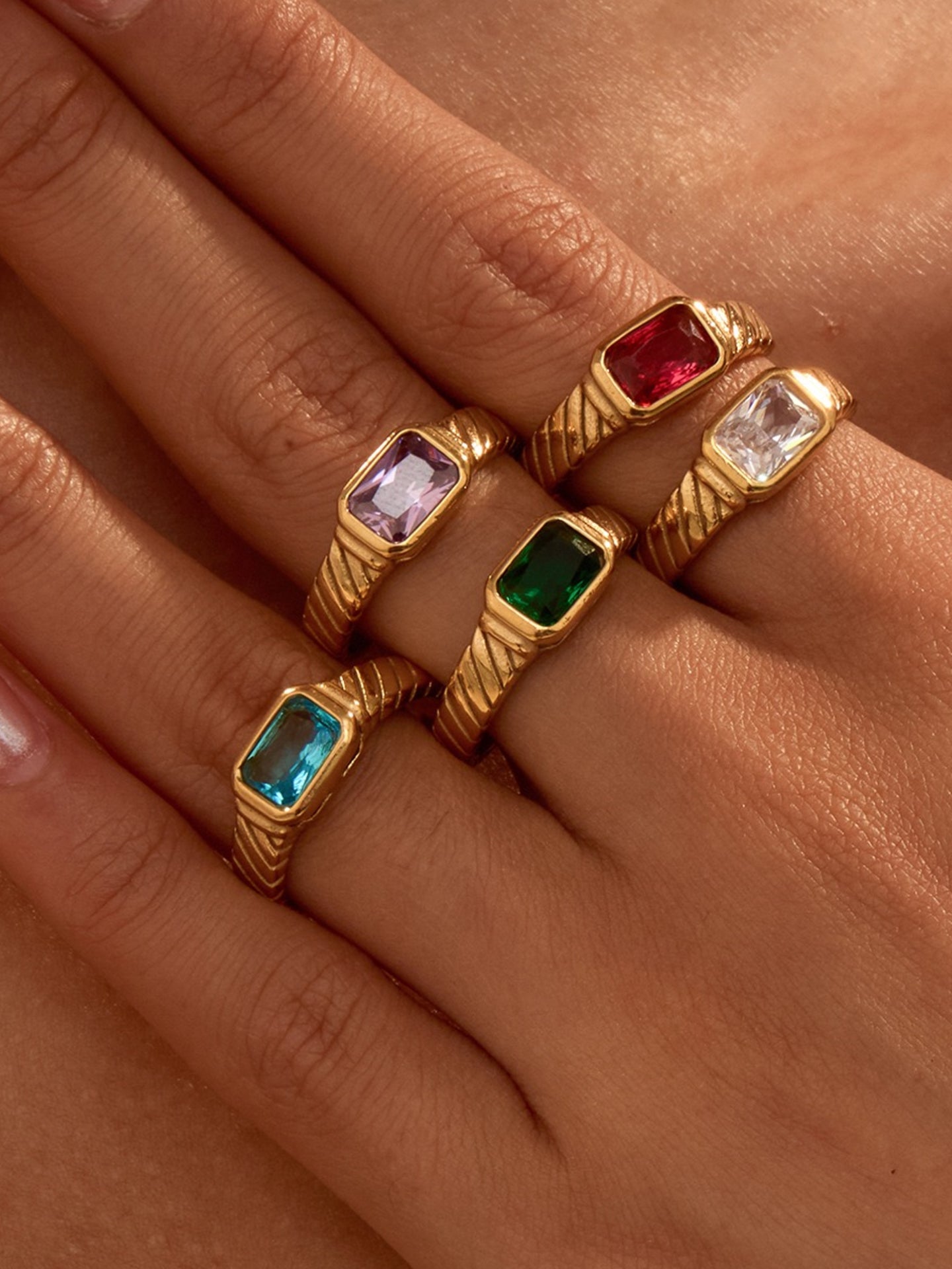 VINTAGE ZIRCON RING