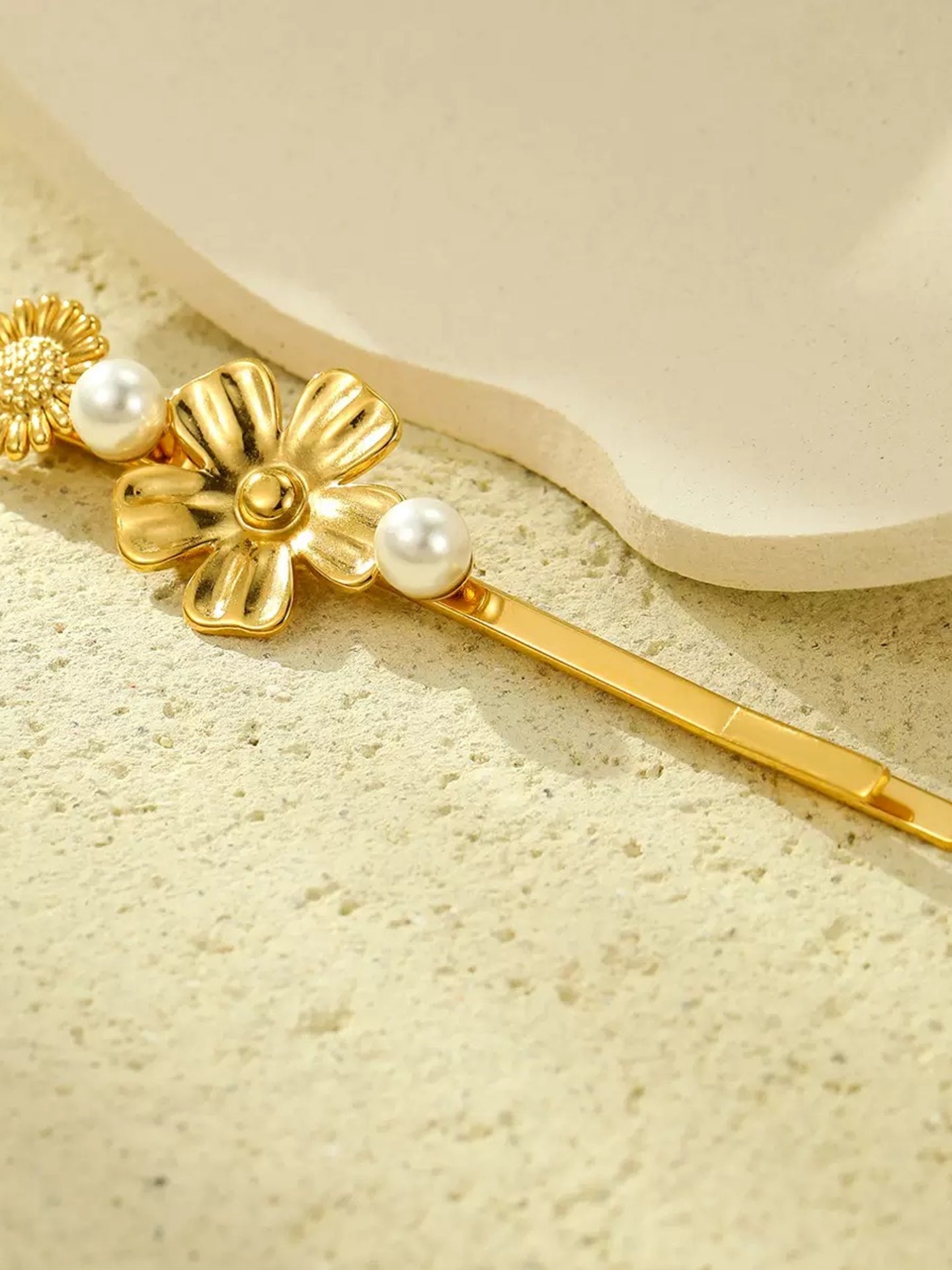 FLOWER PEARL HAIR CLIP