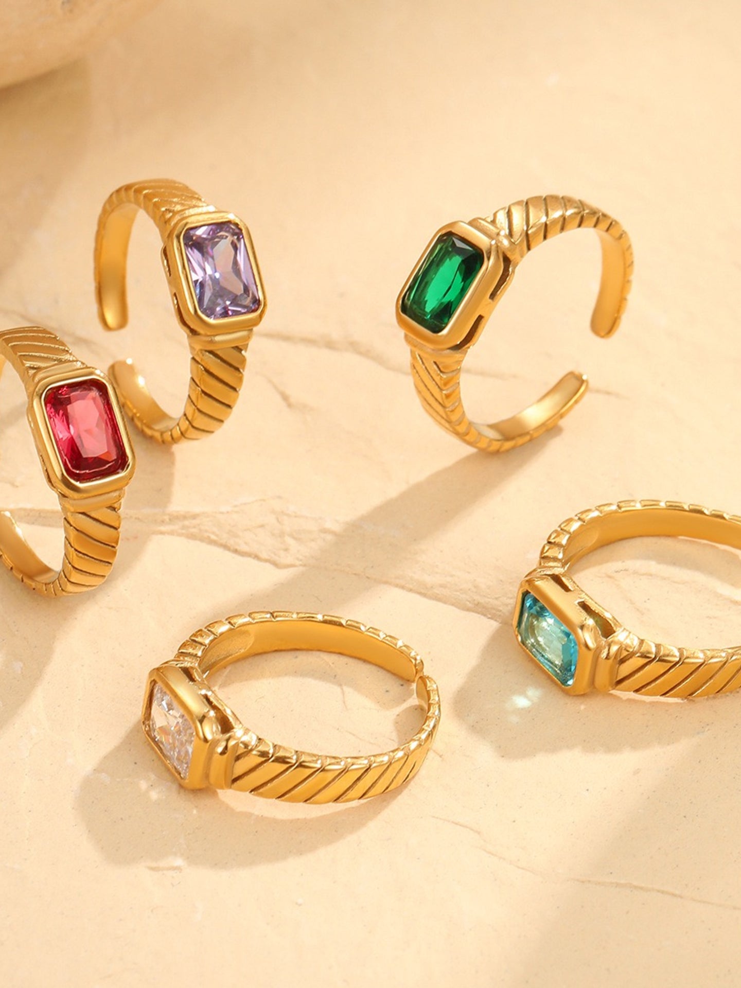 VINTAGE ZIRCON RING