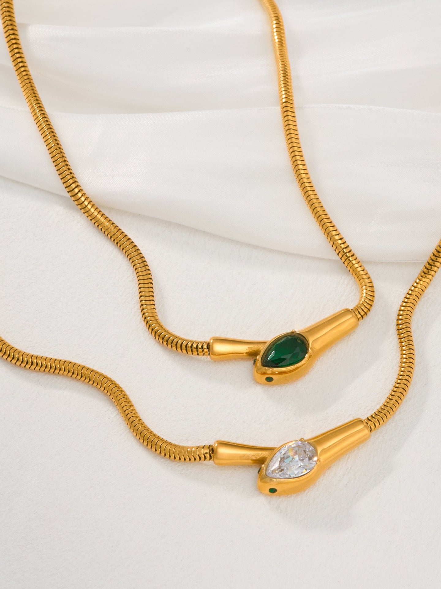 SERPENTINE NECKLACE