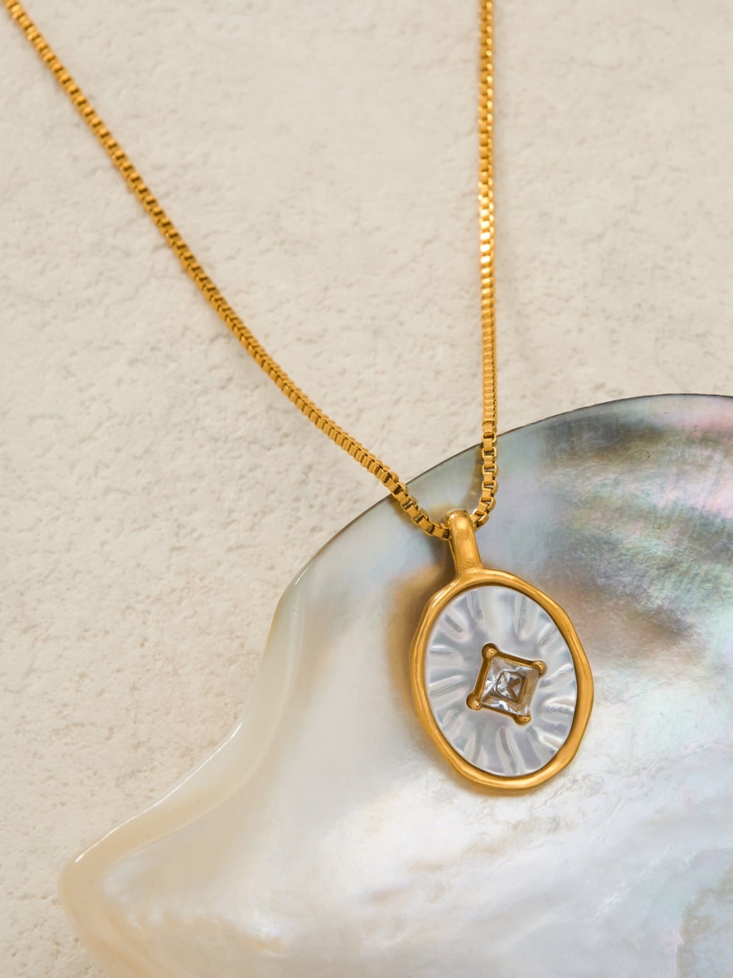 COLLIER PENDENTIF COQUILLAGE