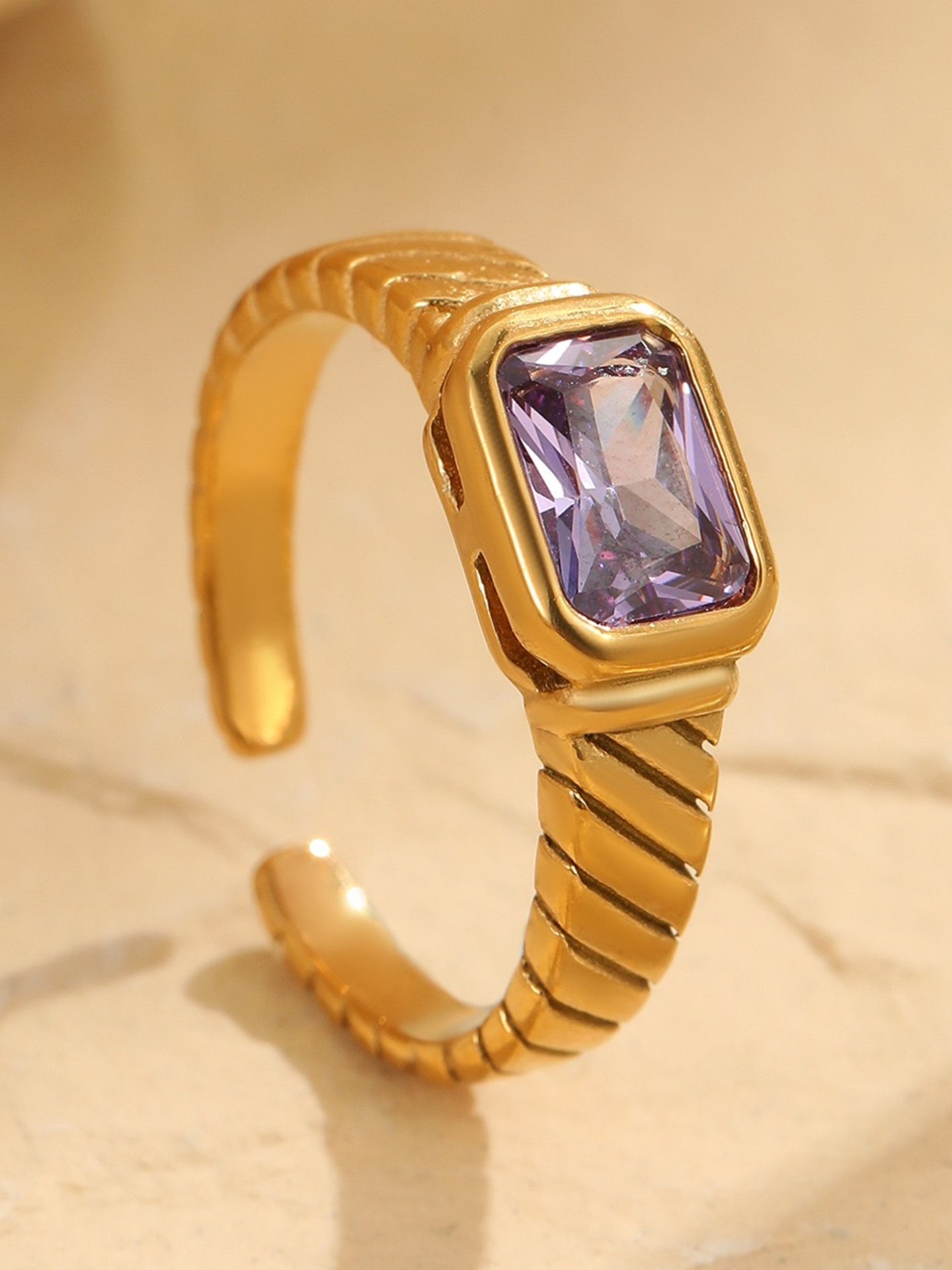 VINTAGE ZIRCON RING