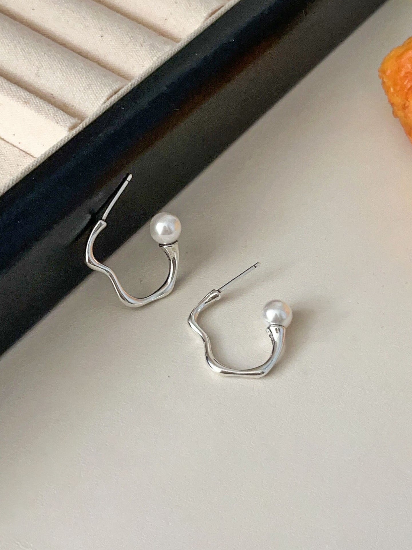 DECONSTRUCTED GEOMETRY