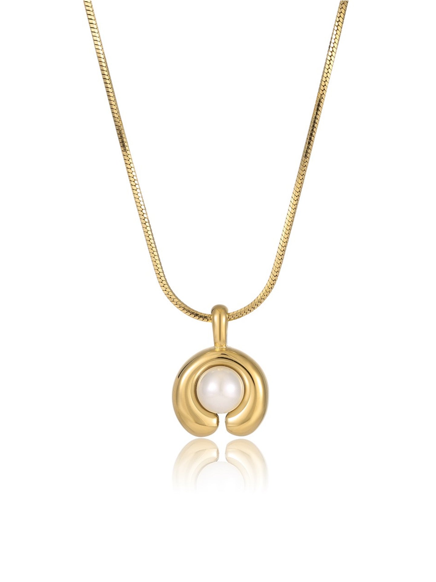 LUNA PEARL NECKLACE