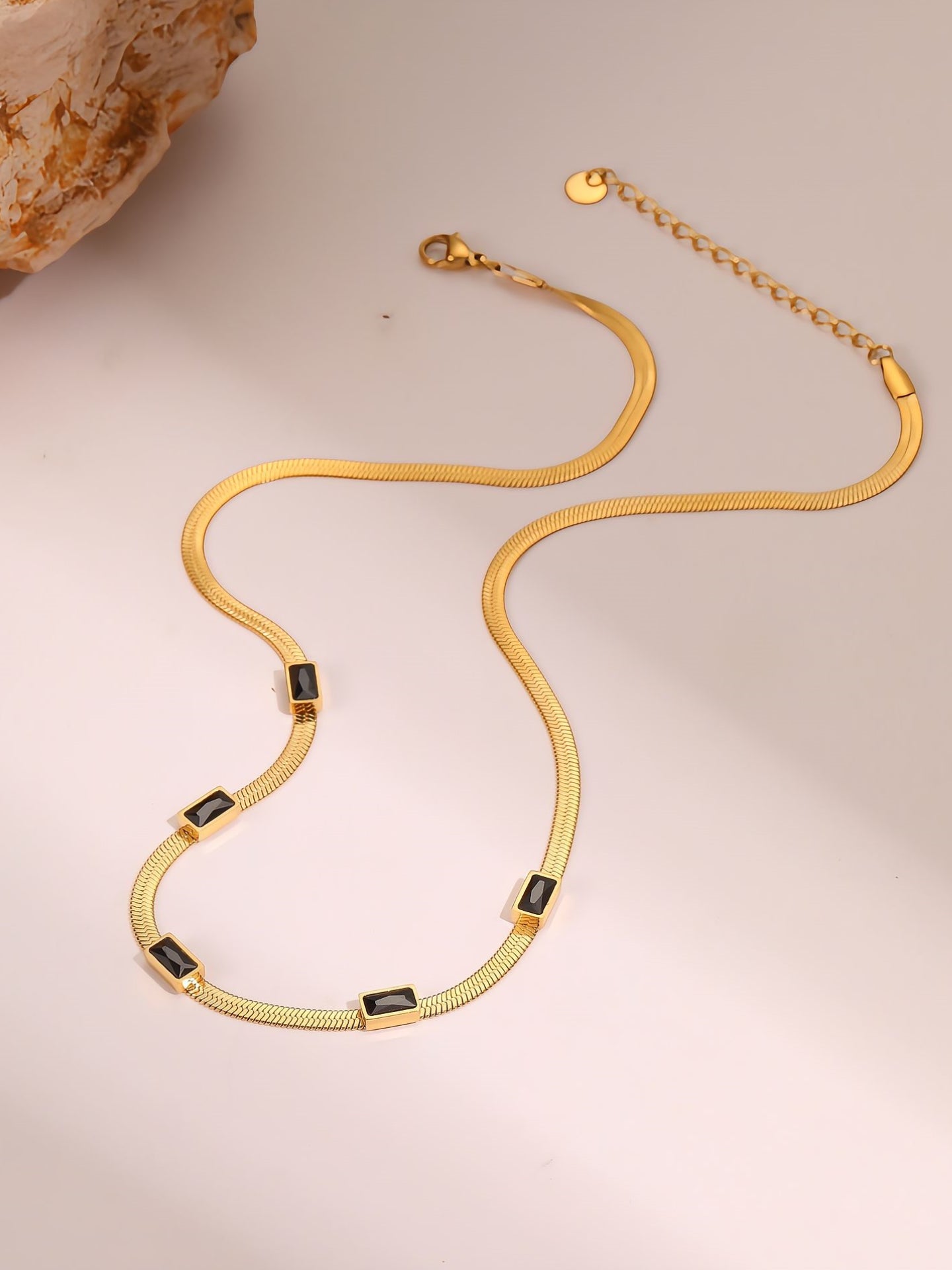 VINTAGE ZIRCON NECKLACE