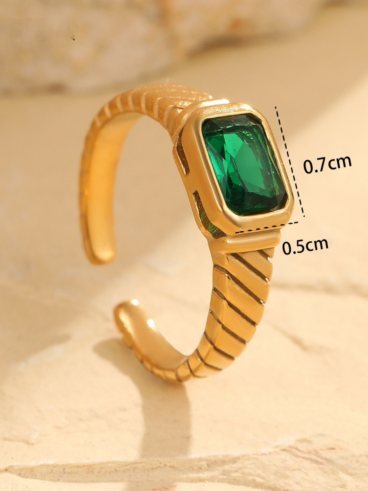 VINTAGE ZIRCON RING