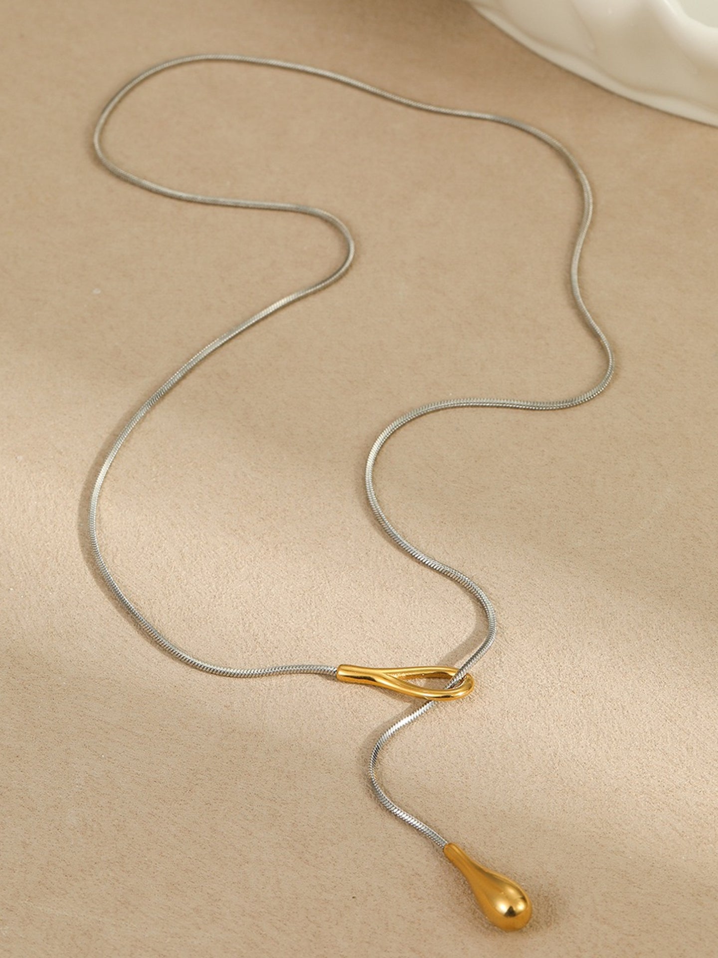FLOWING GOLD