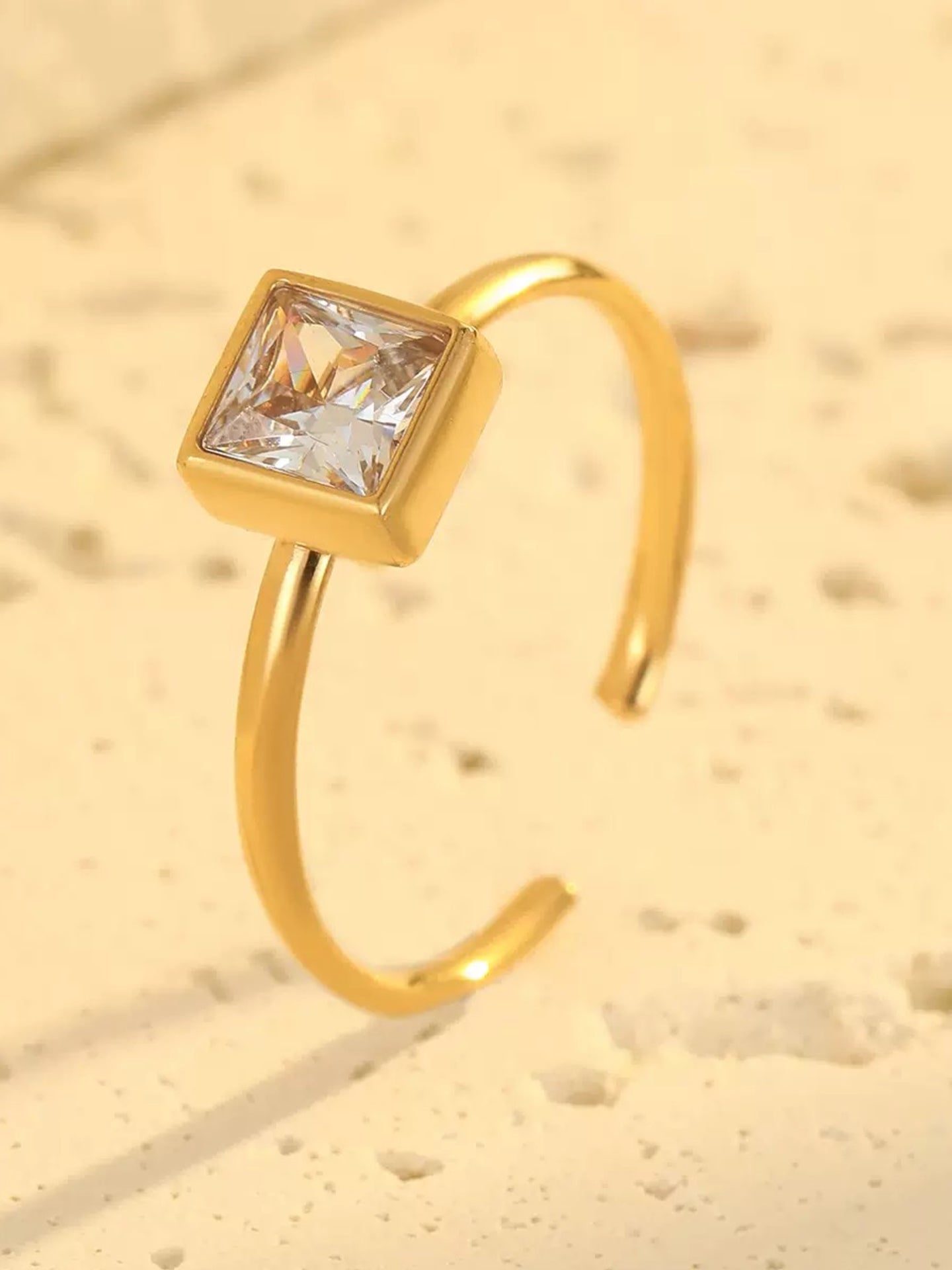 SWEET ZIRCON RING